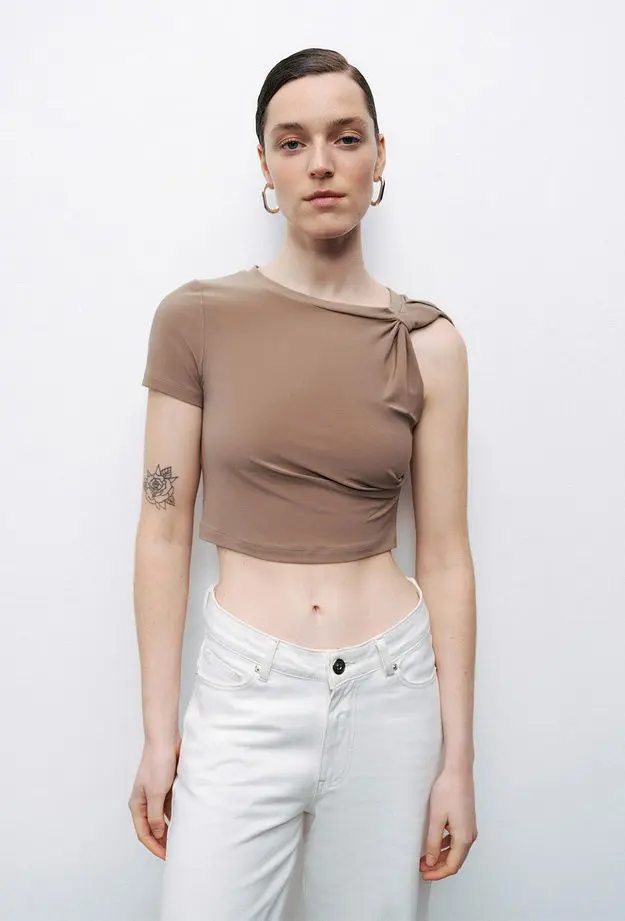 Nocturne Burgu Detaylı Crop Top S