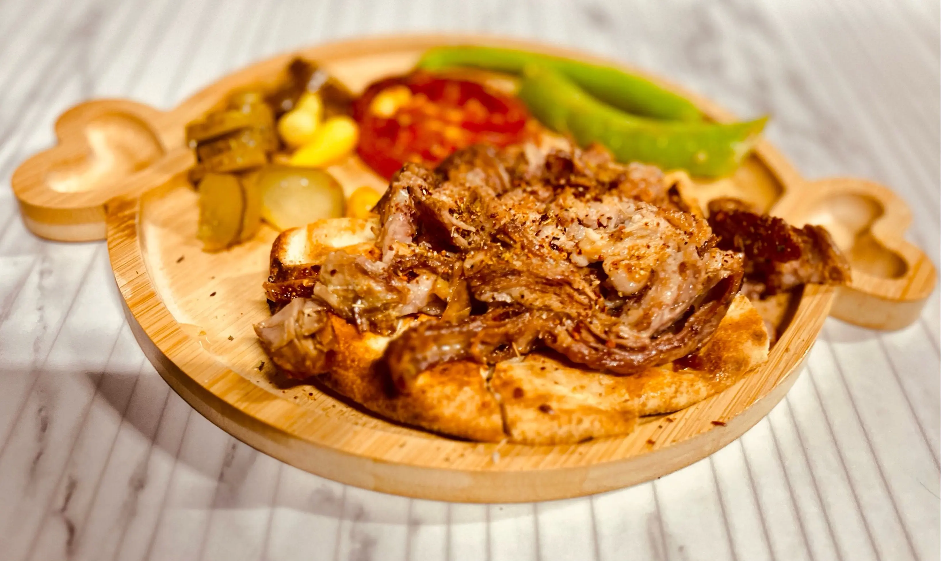 Atom Kuzu Kokoreç Ekmek