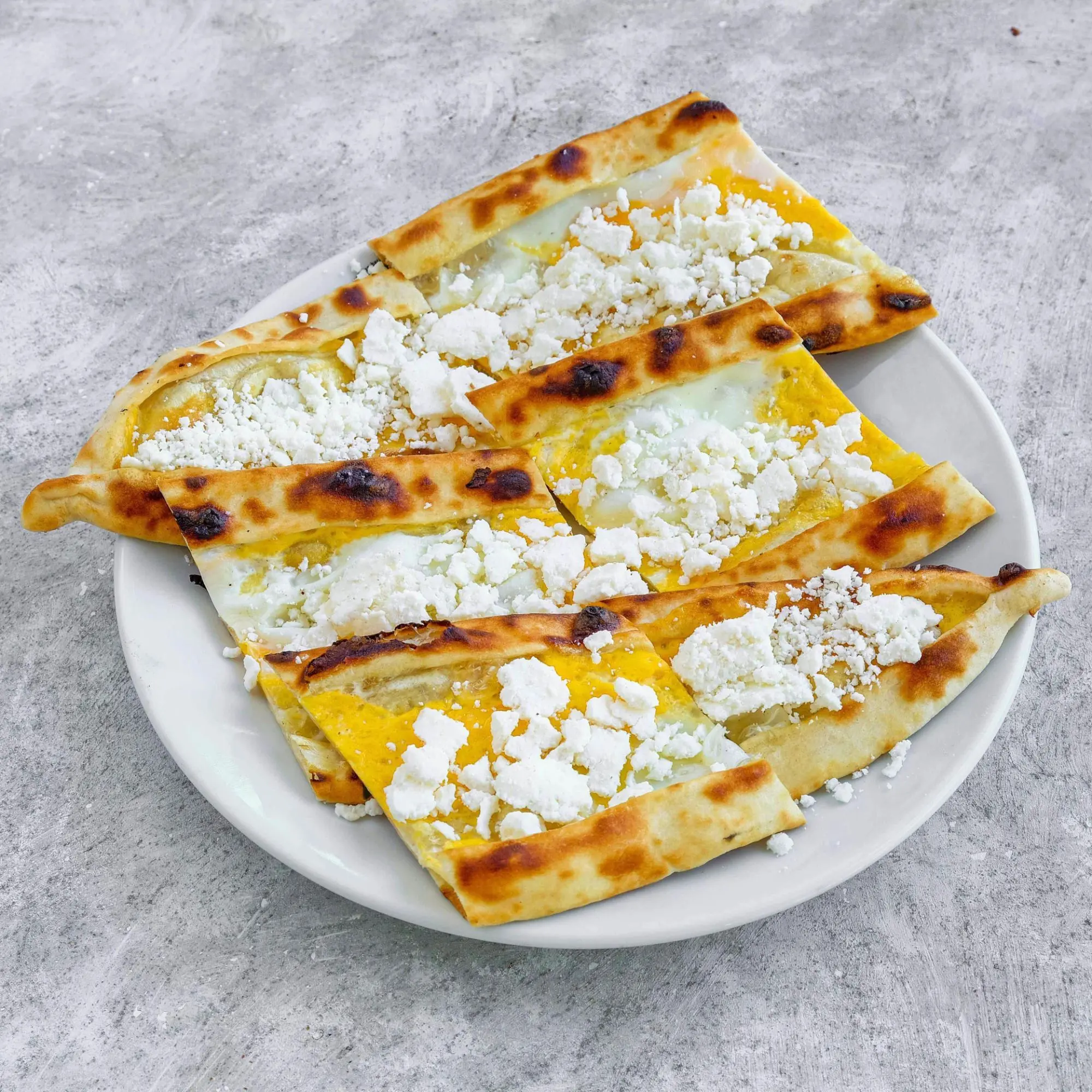 Kaşarlı Yumurtalı Pide