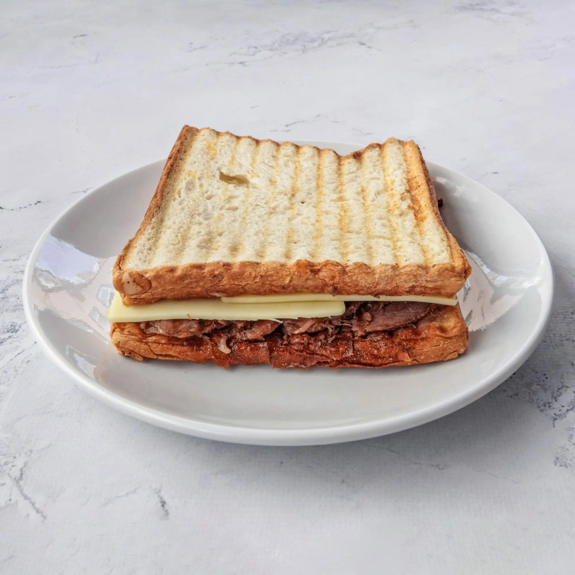 Kavurmalı Kaşarlı Tost