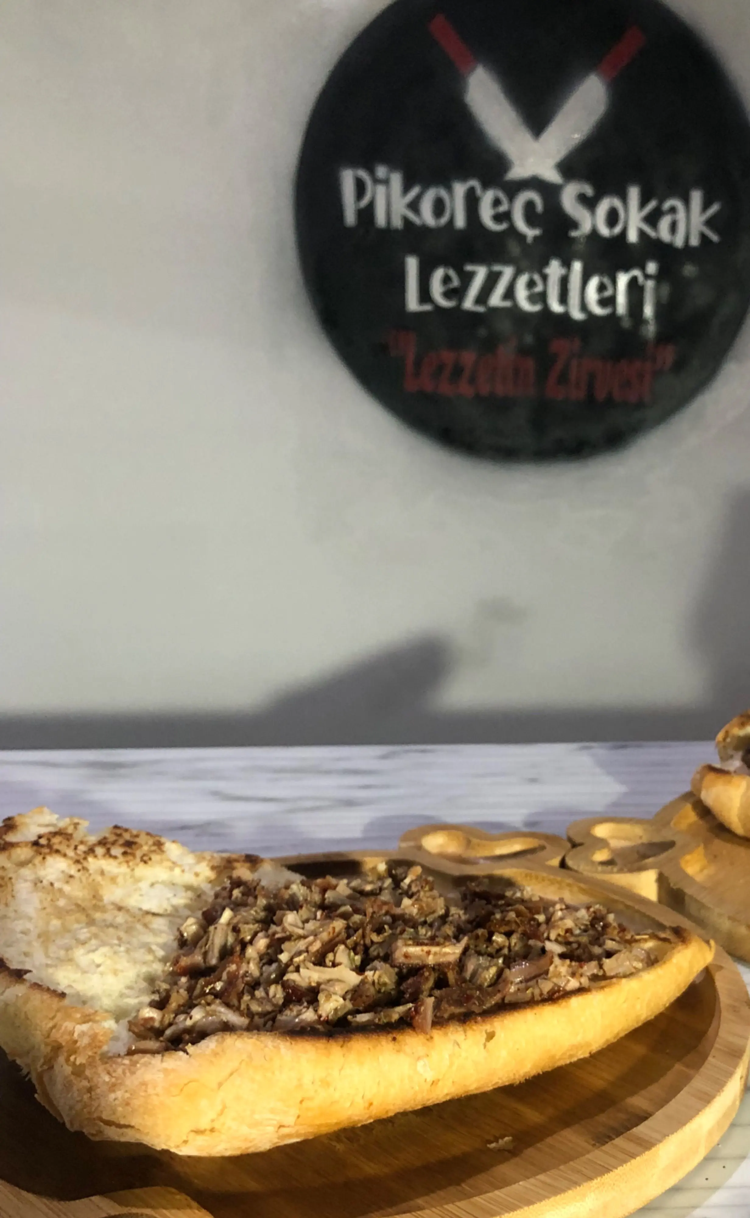 Fırın Kuzu Kokoreç Ekmek