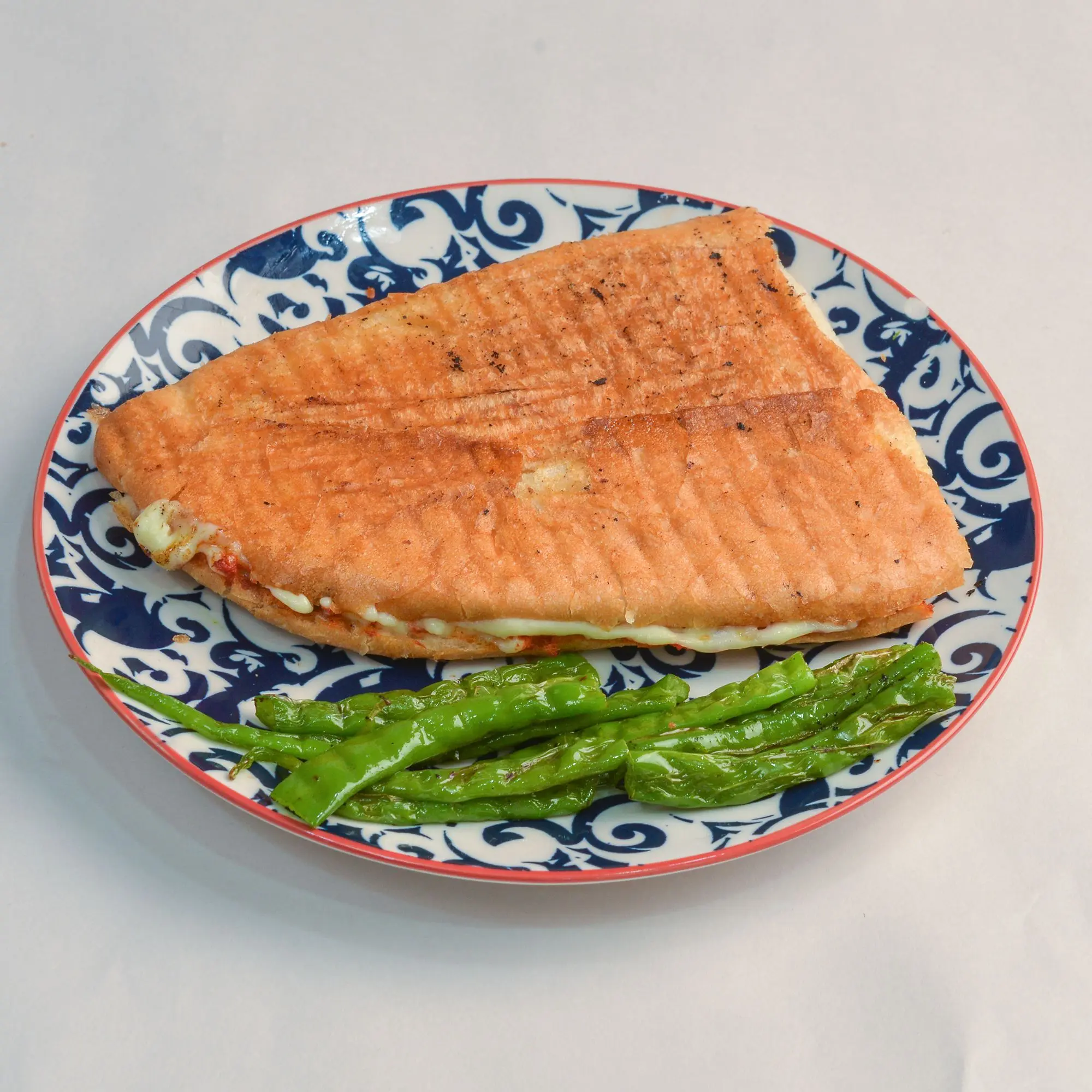Yarım Ekmek Arası Sebzeli Karışık Tost