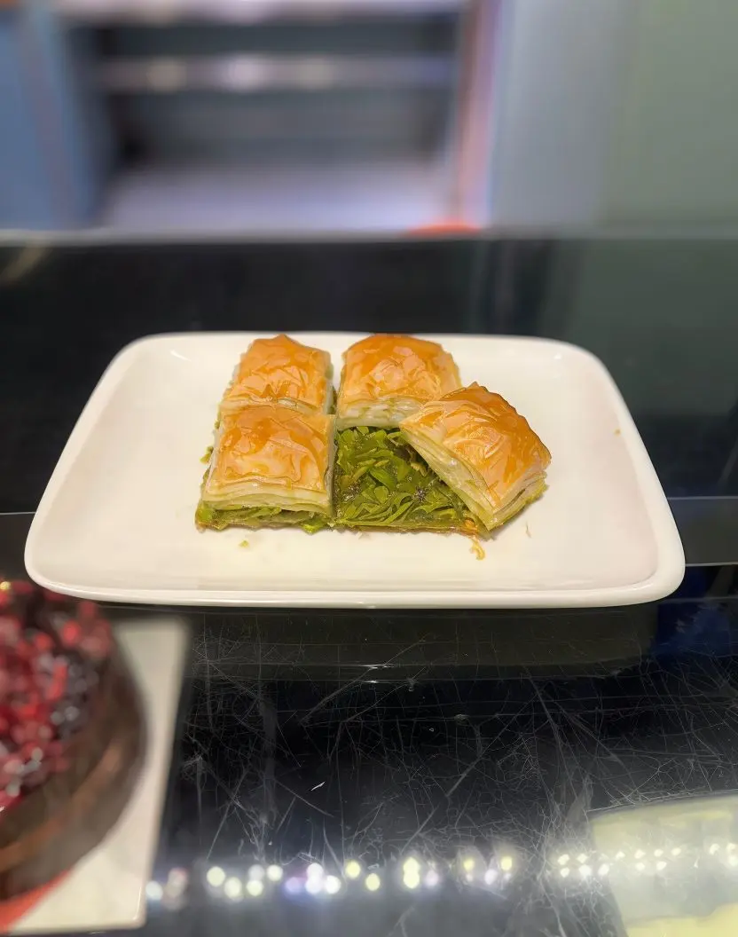 Fıstıklı Baklava (1 kg.)