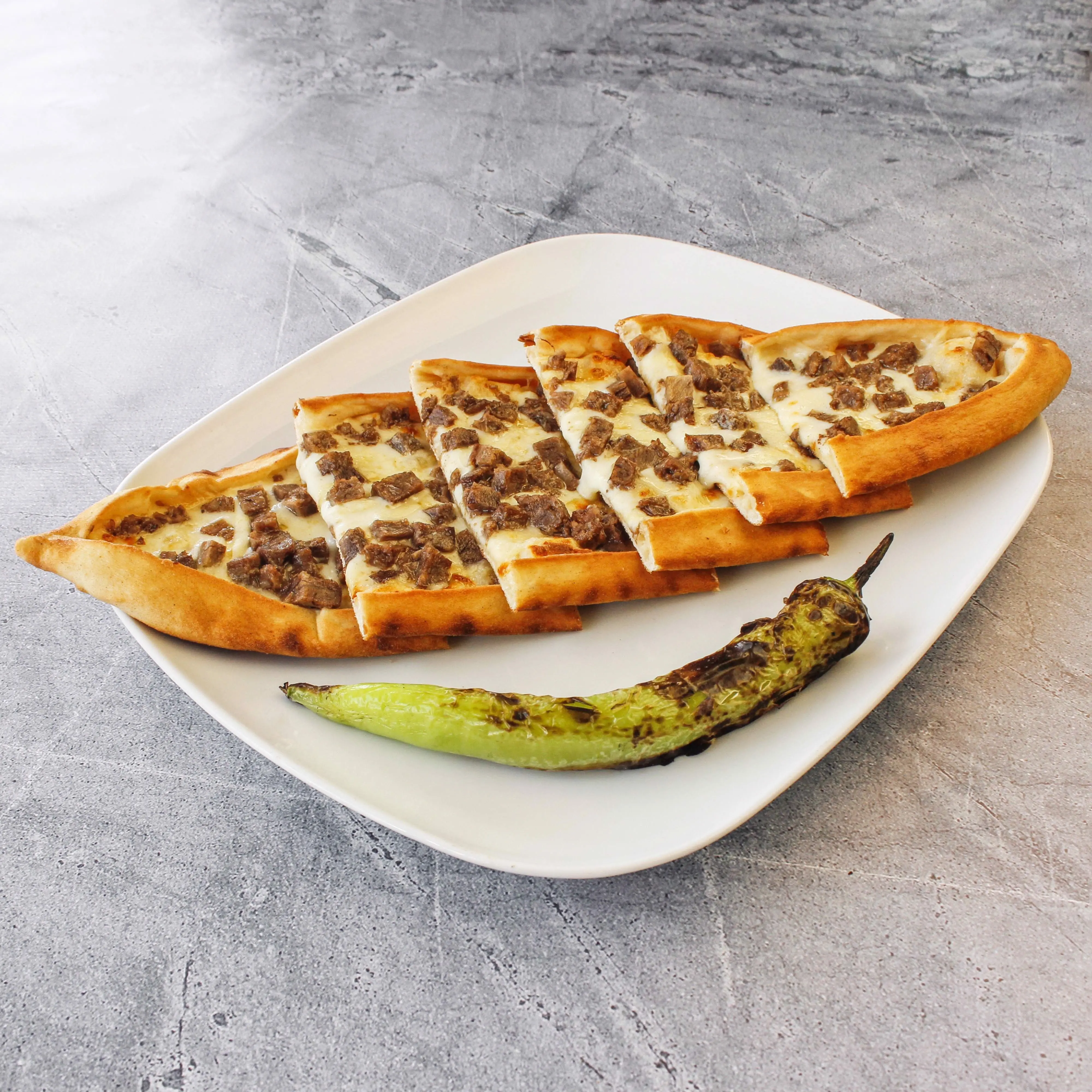 Kuşbaşılı Kaşarlı Mantarlı Pide