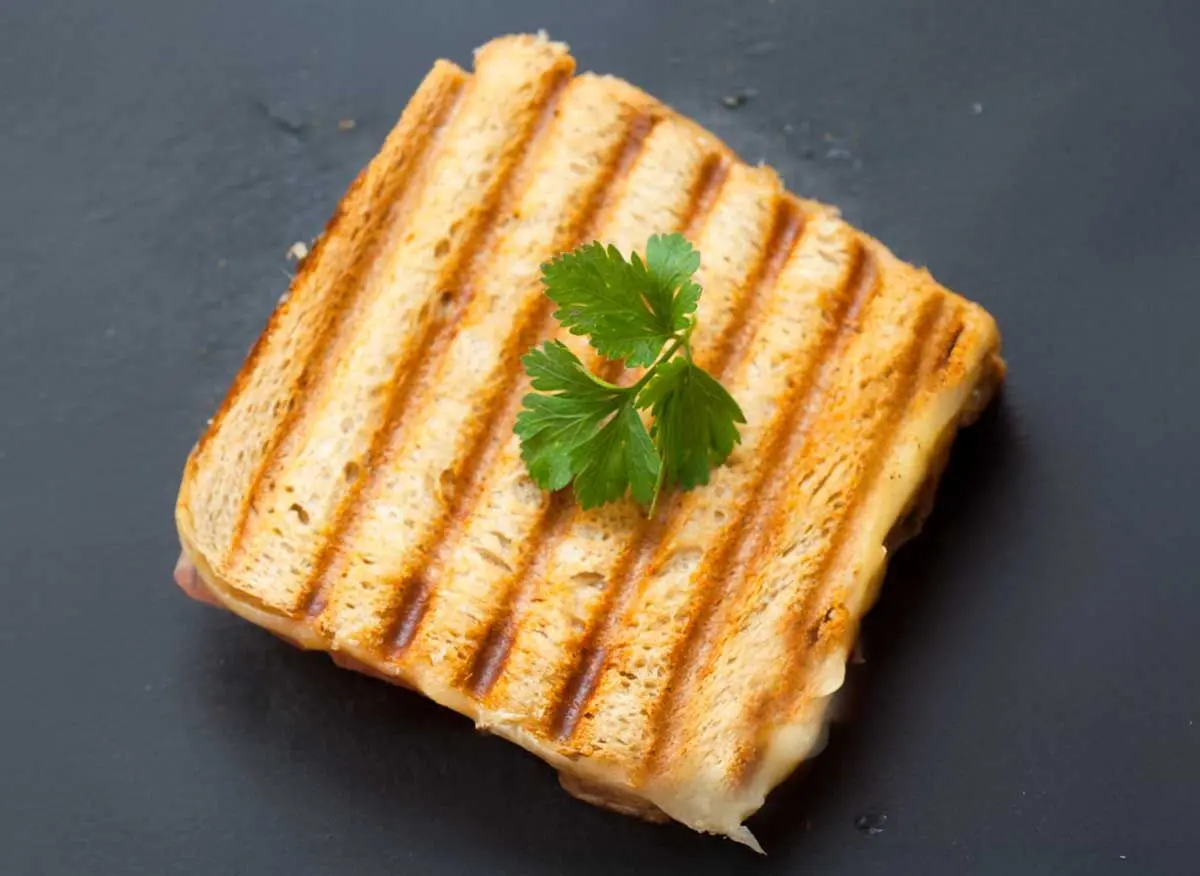 Kavurmalı Tost