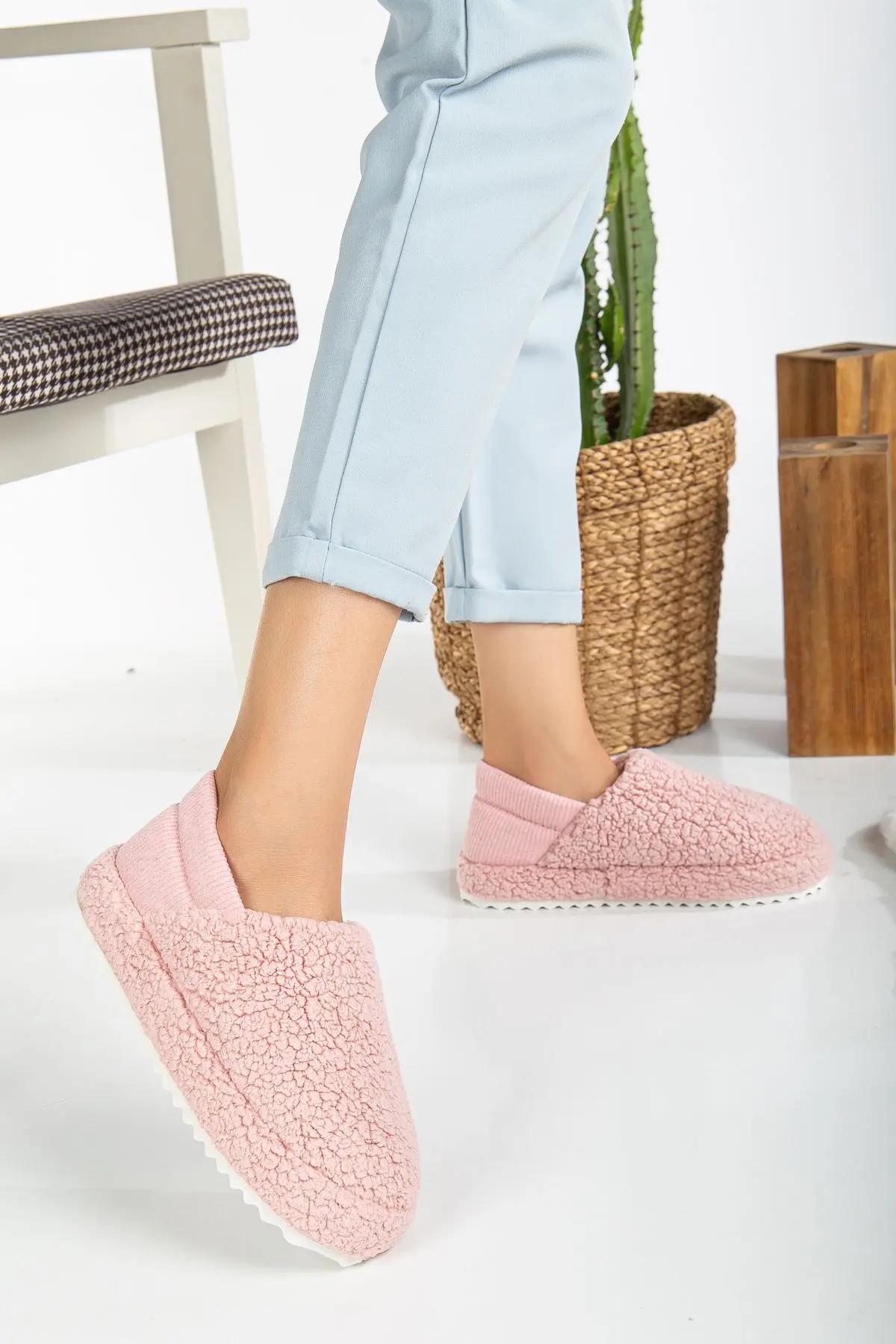 Kuzu Kumaş Yünlü Sessiz Taban Lastikli Kadın Ev Ayakkabısı Ev Botu Panduf