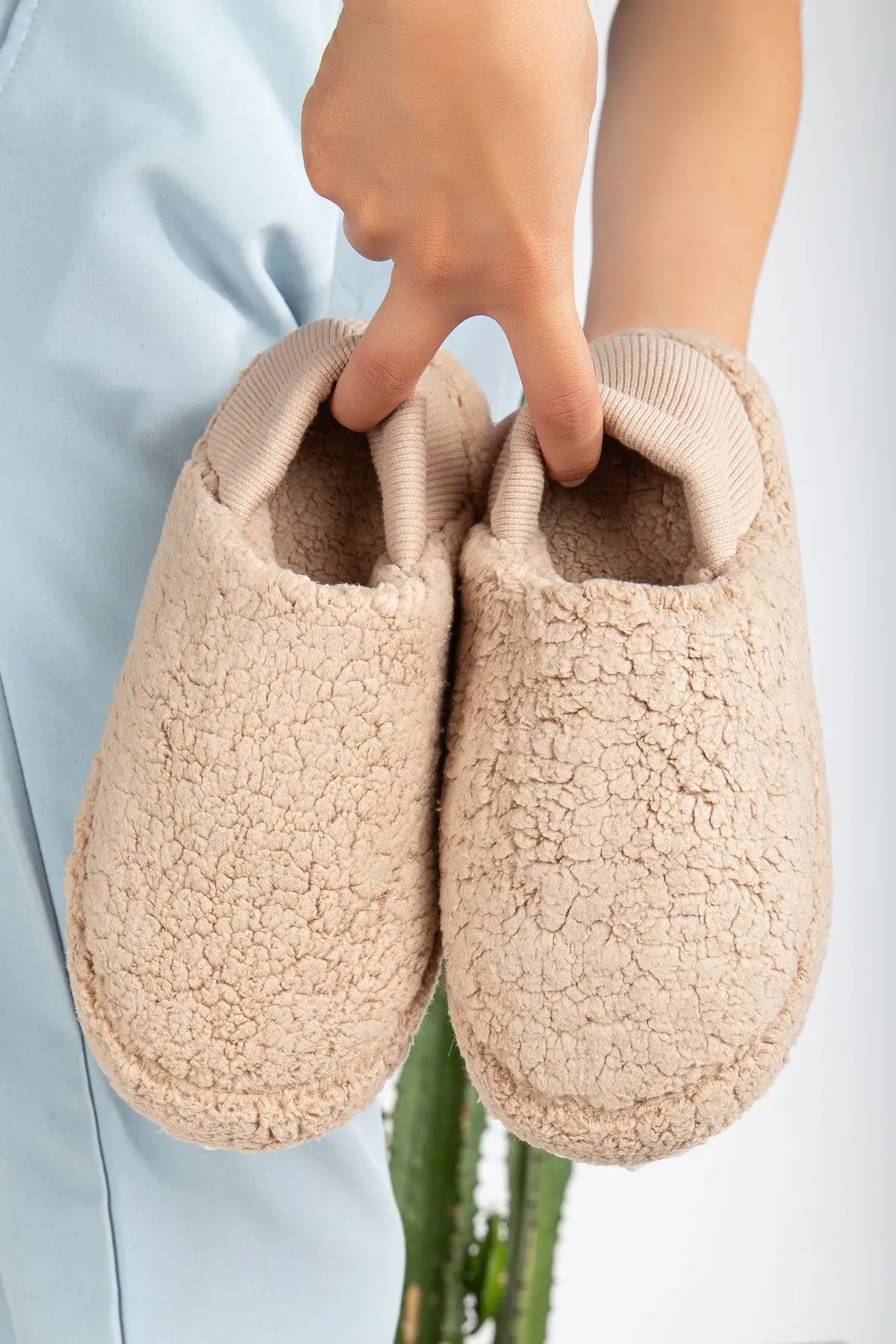 Slipcat Kuzu Kumaş Yünlü Sessiz Taban Lastikli Kadın Ev Ayakkabısı Ev Botu Panduf