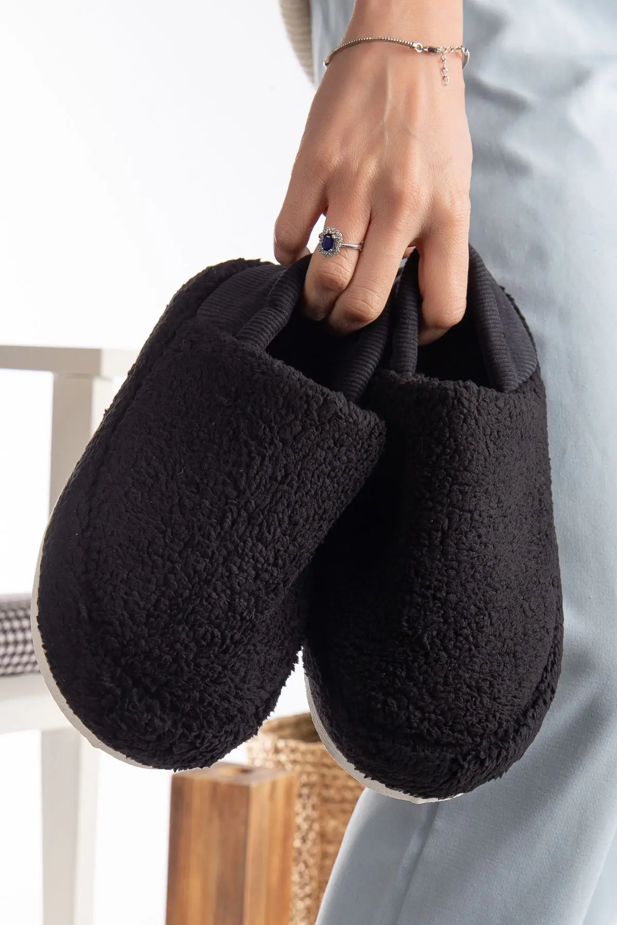 Slipcat Kuzu Kumaş Yünlü Sessiz Taban Lastikli Kadın Ev Ayakkabısı Ev Botu Panduf