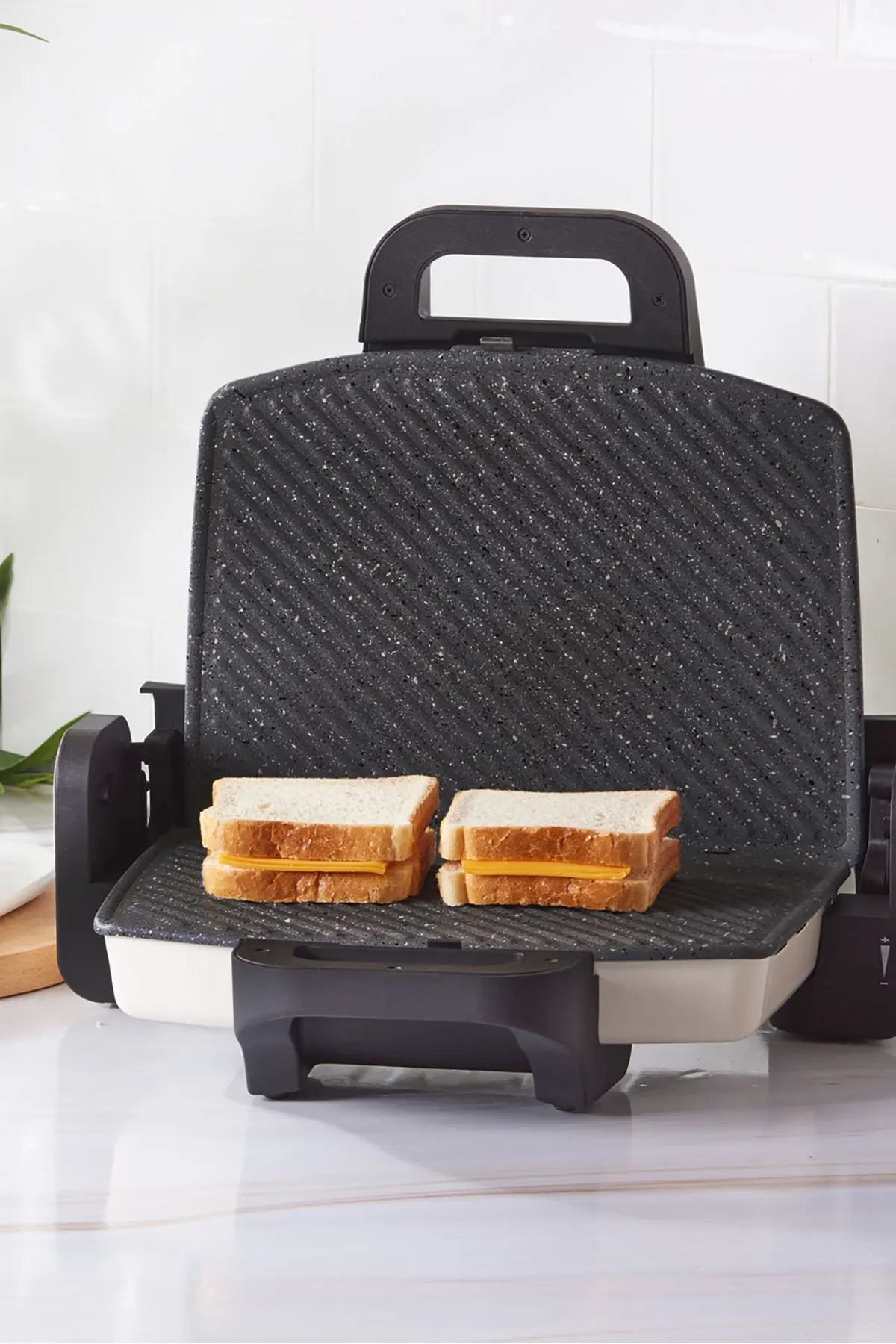 Future Essential Tost Makinesi Matte Krem 1800 W