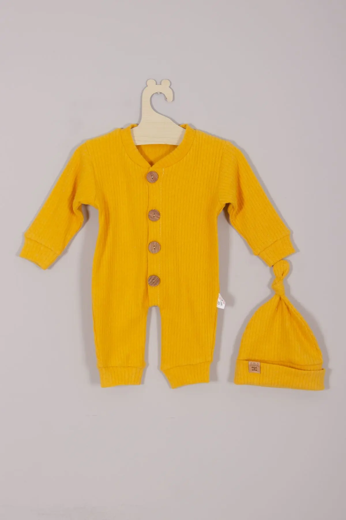 ADABEBEK %100 Pamuk Ahşap Düğmeli Fitilli Tarz Şapkalı Bebek Tulum