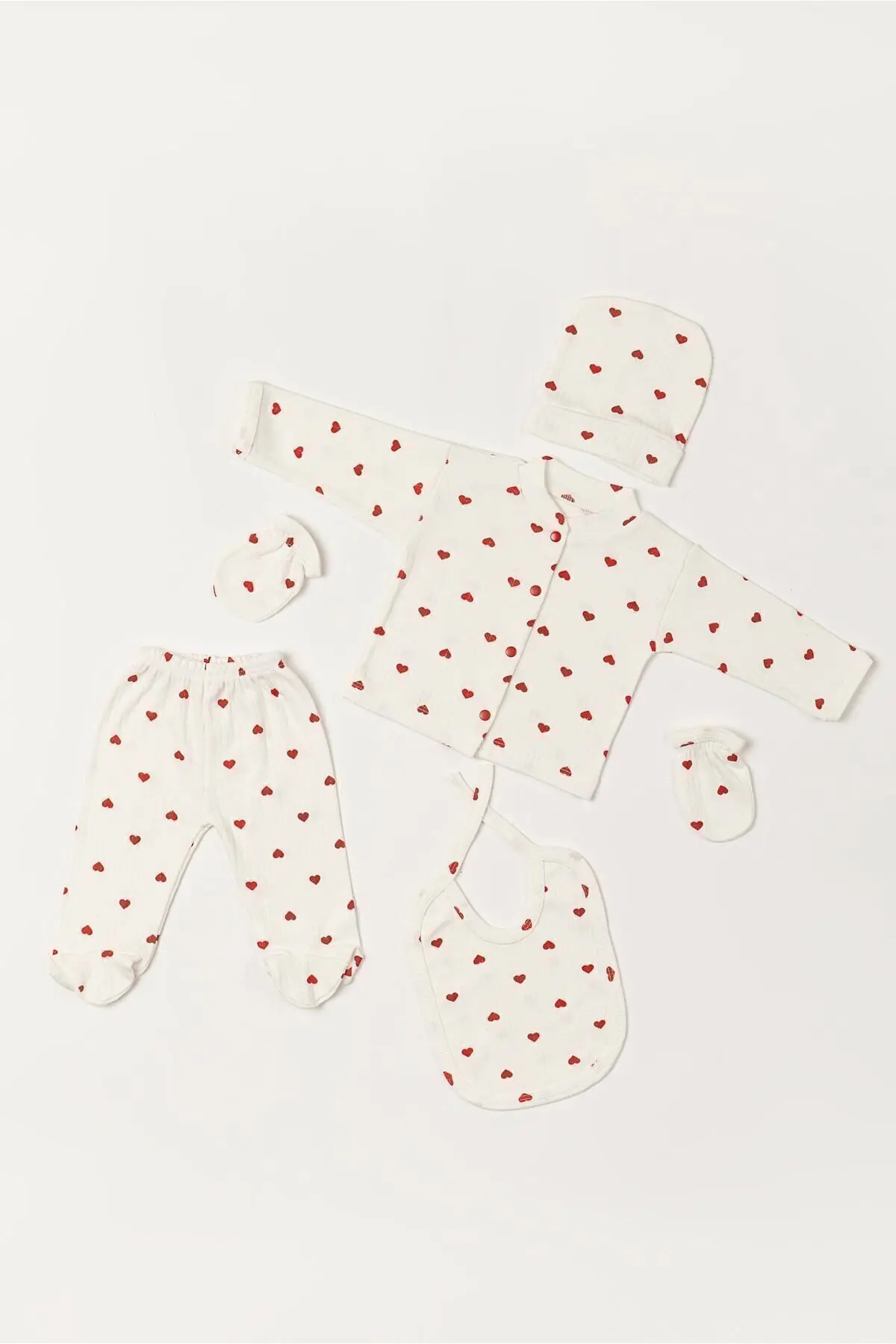 Organik 5 Parça Yeni Doğan Zıbın Set Hastane Cıkışı Fitilli Ekru Kumaşa Kırmızı Kalpli Kutulu %100
