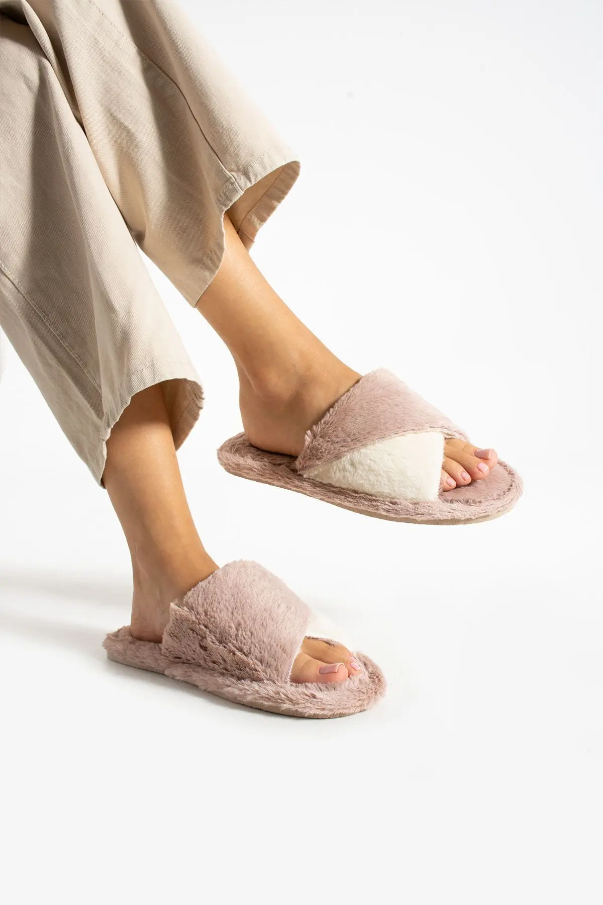 3'lü Paket Kışlık Dikişli Taban Çinçila Peluş Kumaş Burgu Terlik Ev Terliği Çeyiz Bohça Seti