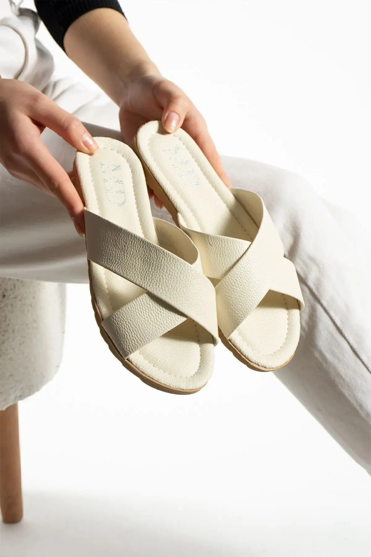 3'lü Paket Çapraz Kadın Terlik Dış Mekan Ve Ev Terliği Çeyiz Bohça Seti