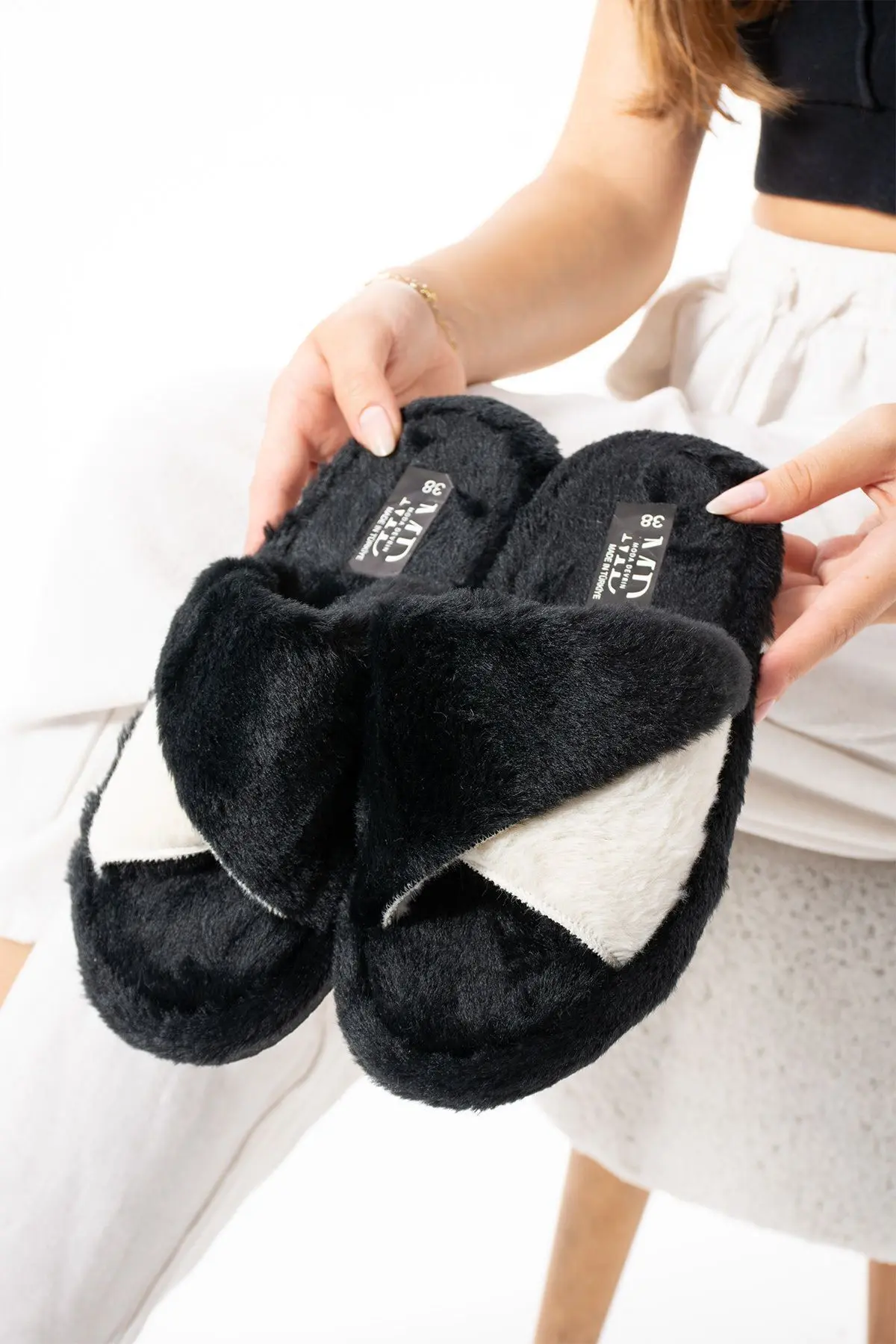 3'lü Paket Kışlık Dikişli Taban Çinçila Peluş Kumaş Burgu Terlik Ev Terliği Çeyiz Bohça Seti