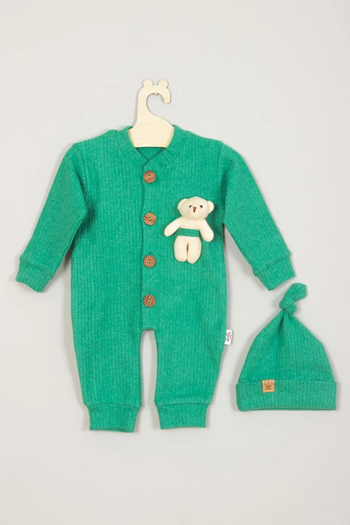 ADABEBEK %100 Pamuk Ahşap Düğmeli Ayıcıklı Fitilli Şapkalı Tulum