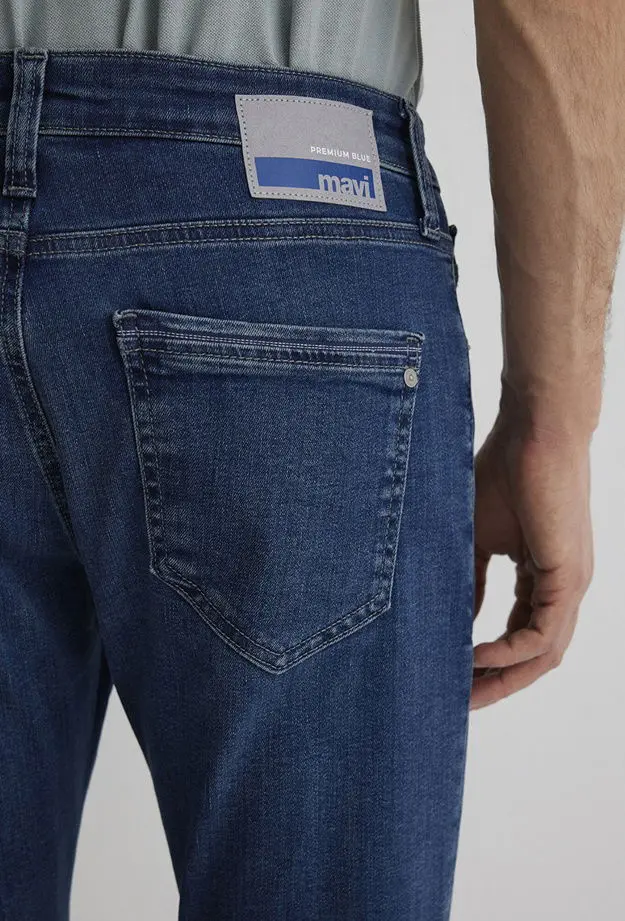 Mavi Jake Premium Blue Gölgeli Koyu Mavi Jean Pantolon 0042288222