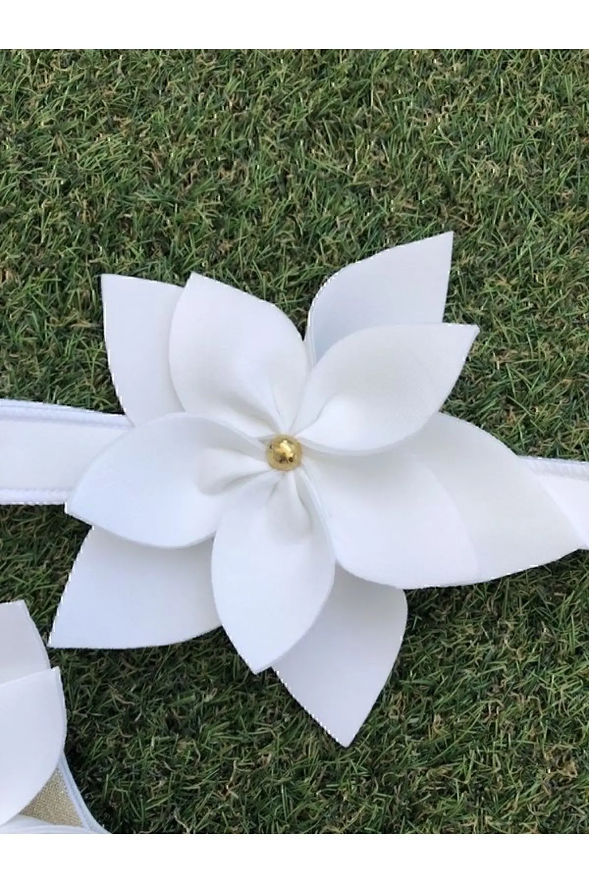 Kız Çocuk Beyaz Çiçekli Elbise