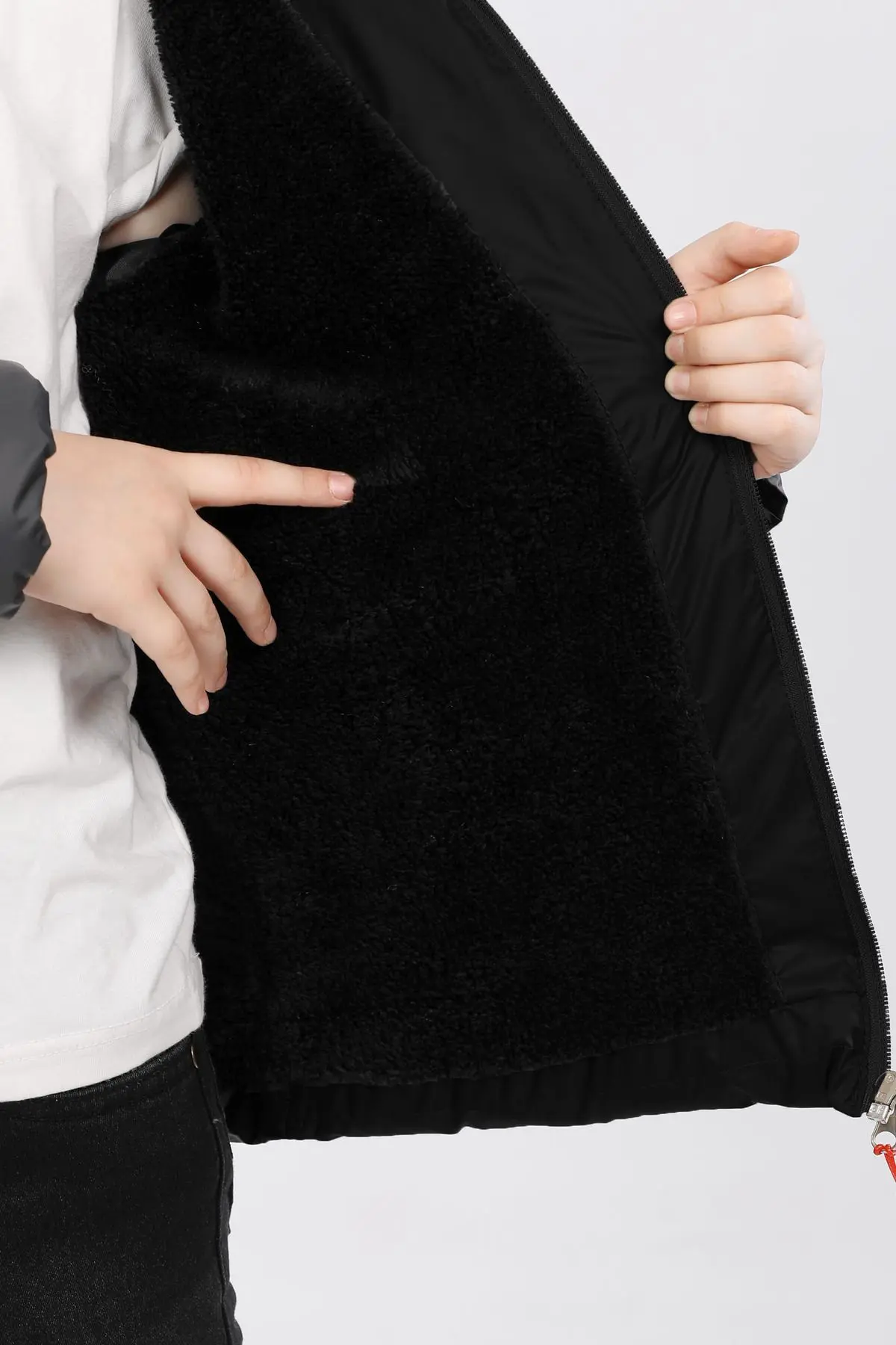 Erkek Çocuk Siyah Içi Polarlı Kürklü Su Geçirmez Kışlık Kalın Kapüşonlu Mont