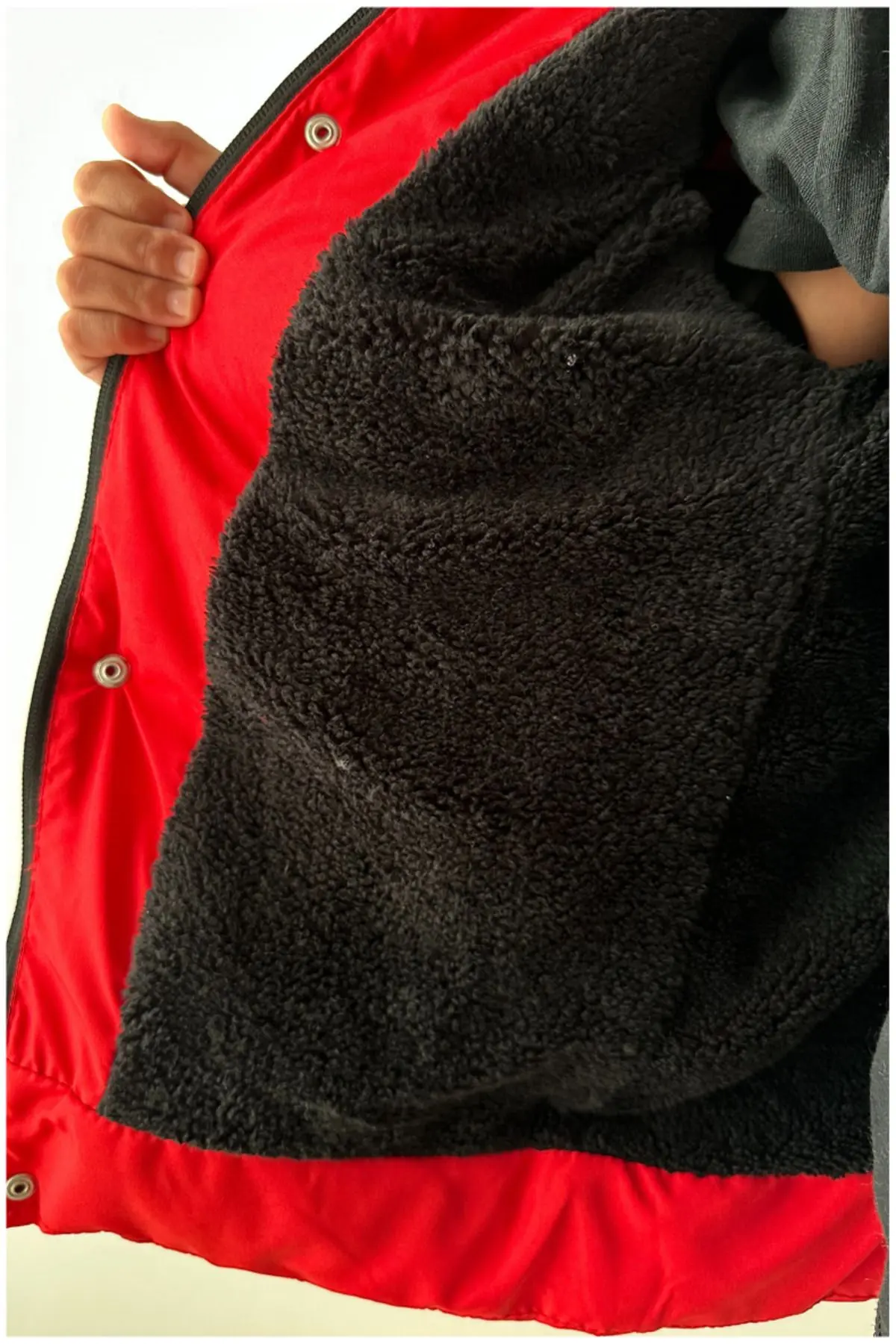 Kırmızı Erkek Çocuk Montu - Içi Kürklü Çıkarılabilir Kapüşonlu Kırmızı Çocuk Mont
