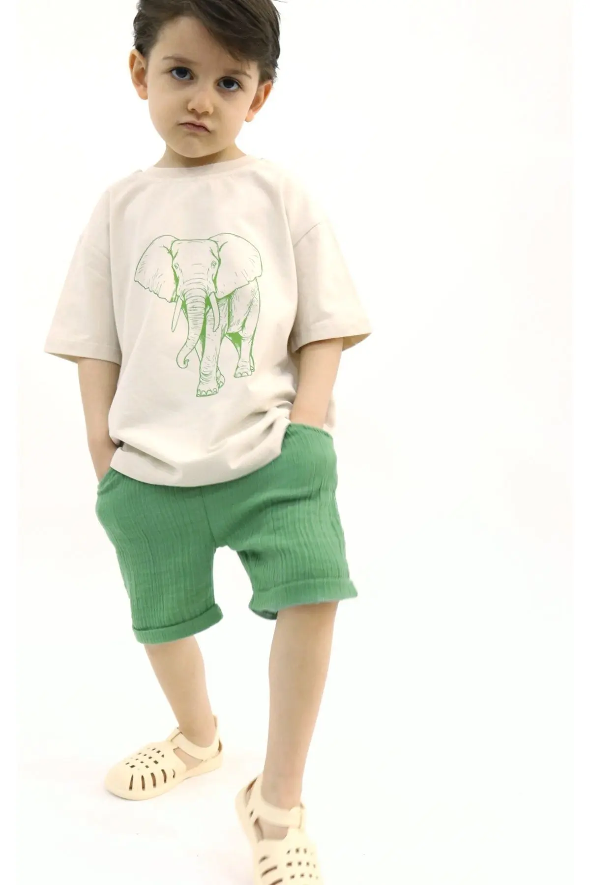 Fil Taş Rengi Tshirt Yeşil Müslin Şort Takım TYE0031