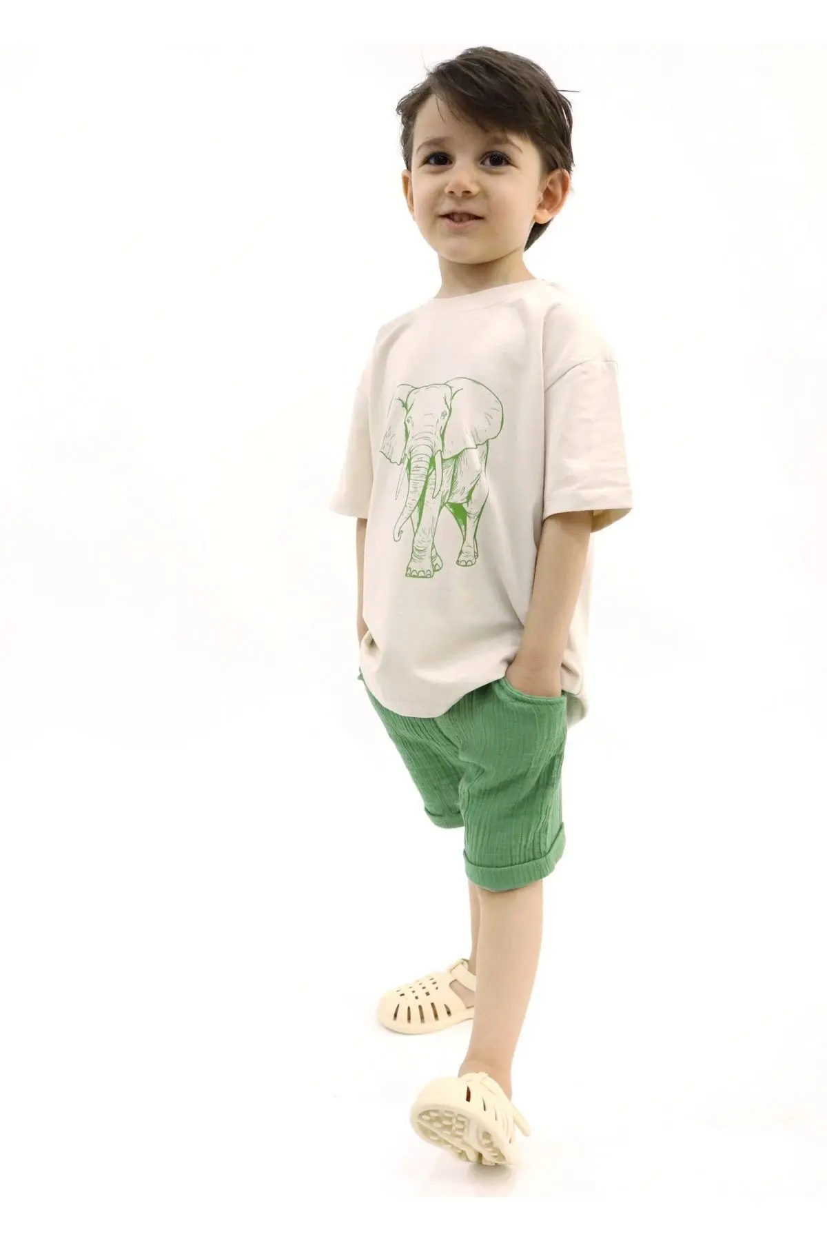 Fil Taş Rengi Tshirt Yeşil Müslin Şort Takım TYE0031