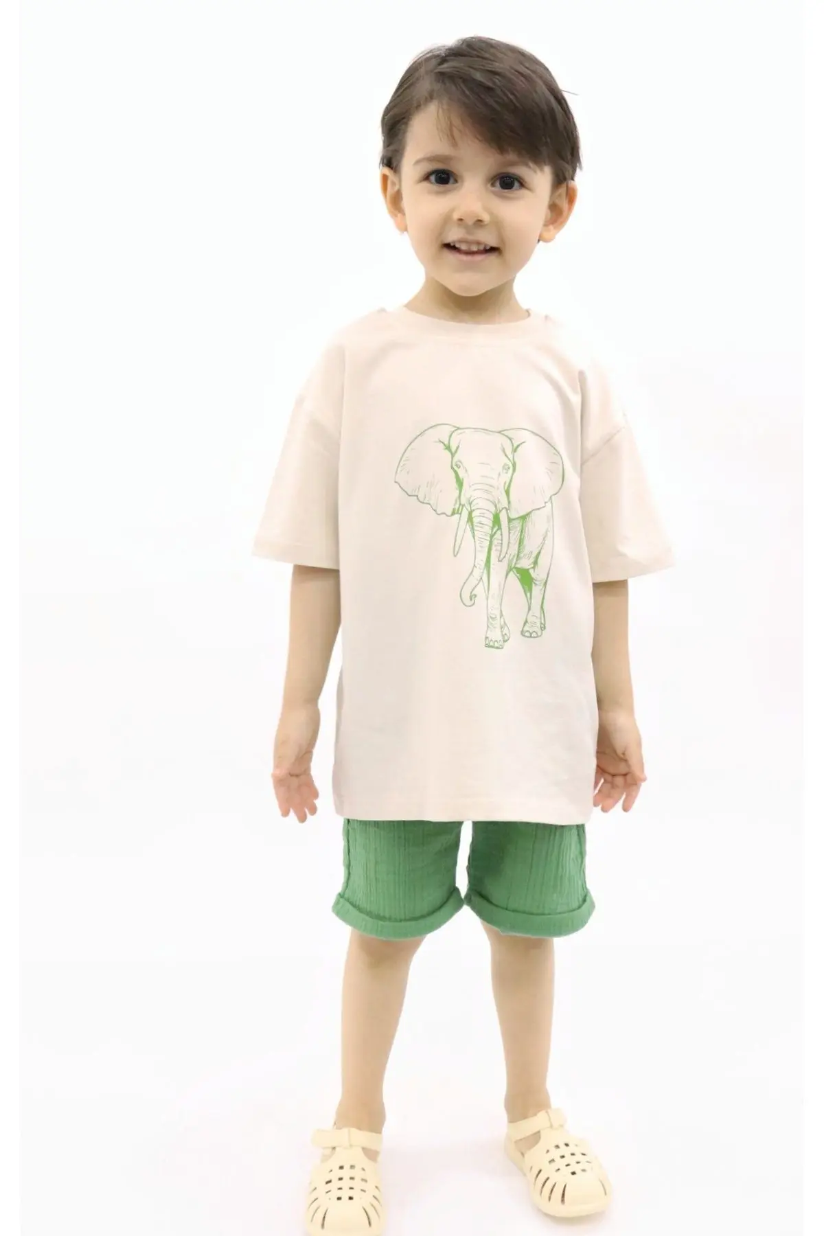 Fil Taş Rengi Tshirt Yeşil Müslin Şort Takım TYE0031