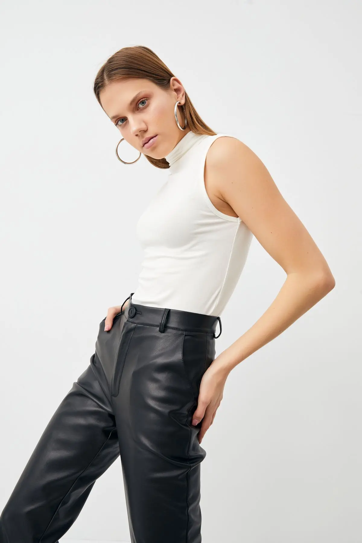 Kadın 2 Beyaz 2 Acı Kahve 4'lü Kolsuz Body