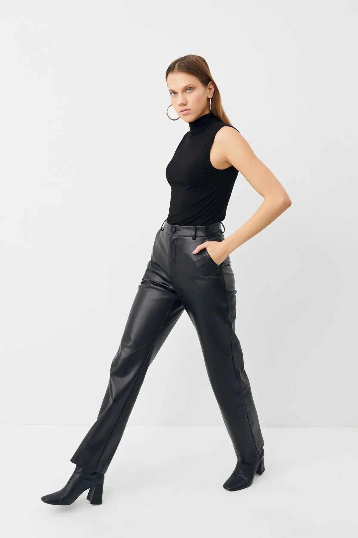 Kadın Siyah 4'lü Kolsuz Body