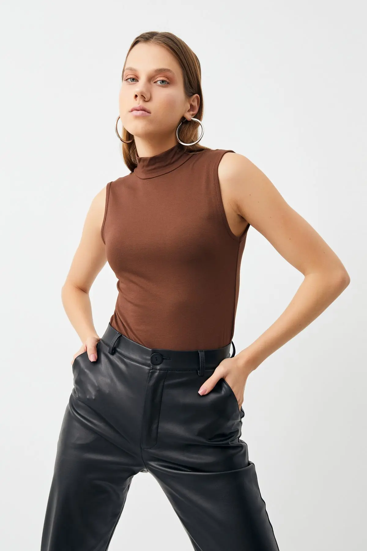 Kadın Siyah Beyaz Acı Kahve Gri 4'lü Kolsuz Body