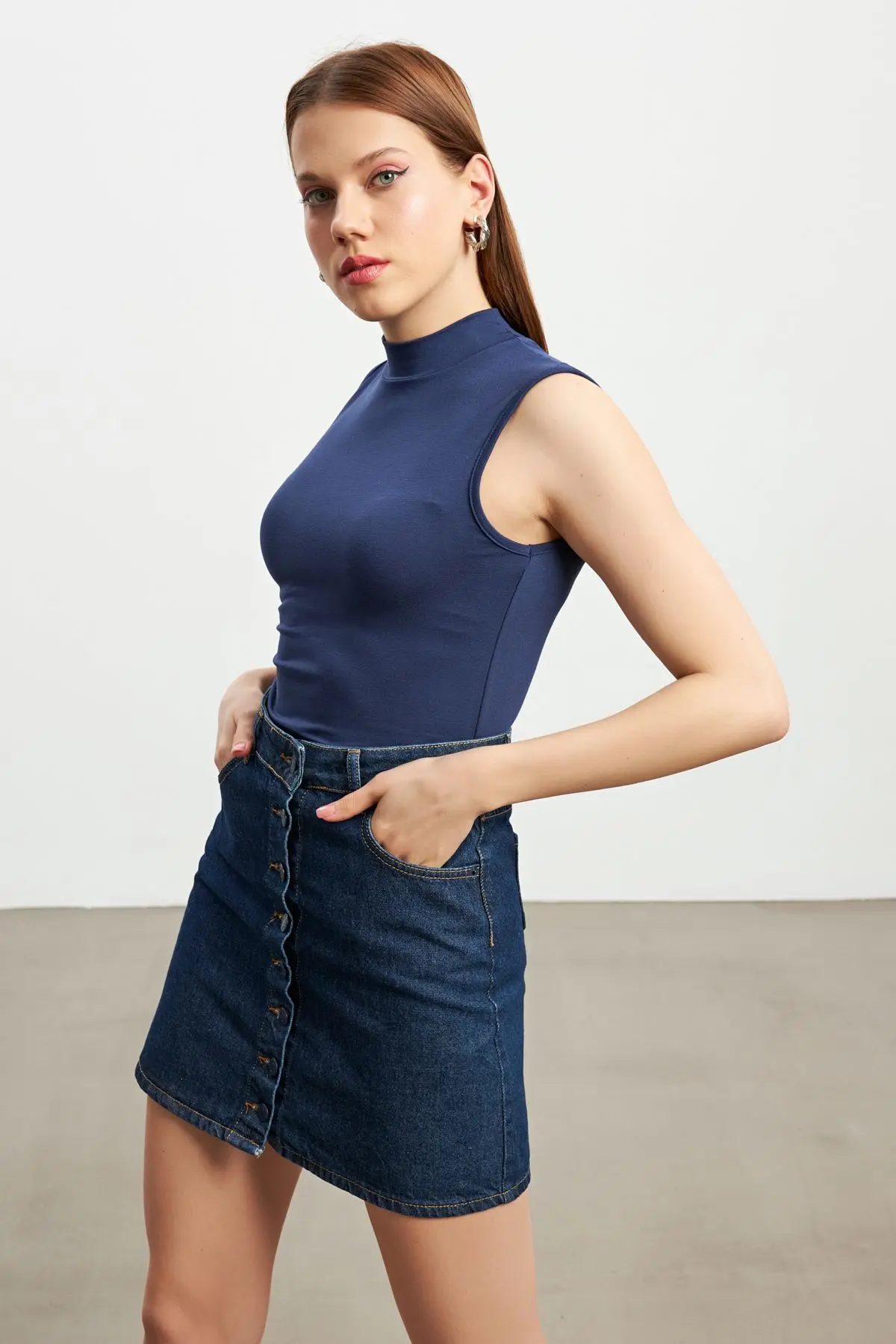 Kadın 2 Beyaz 2 Lacivert 4'lü Kolsuz Body