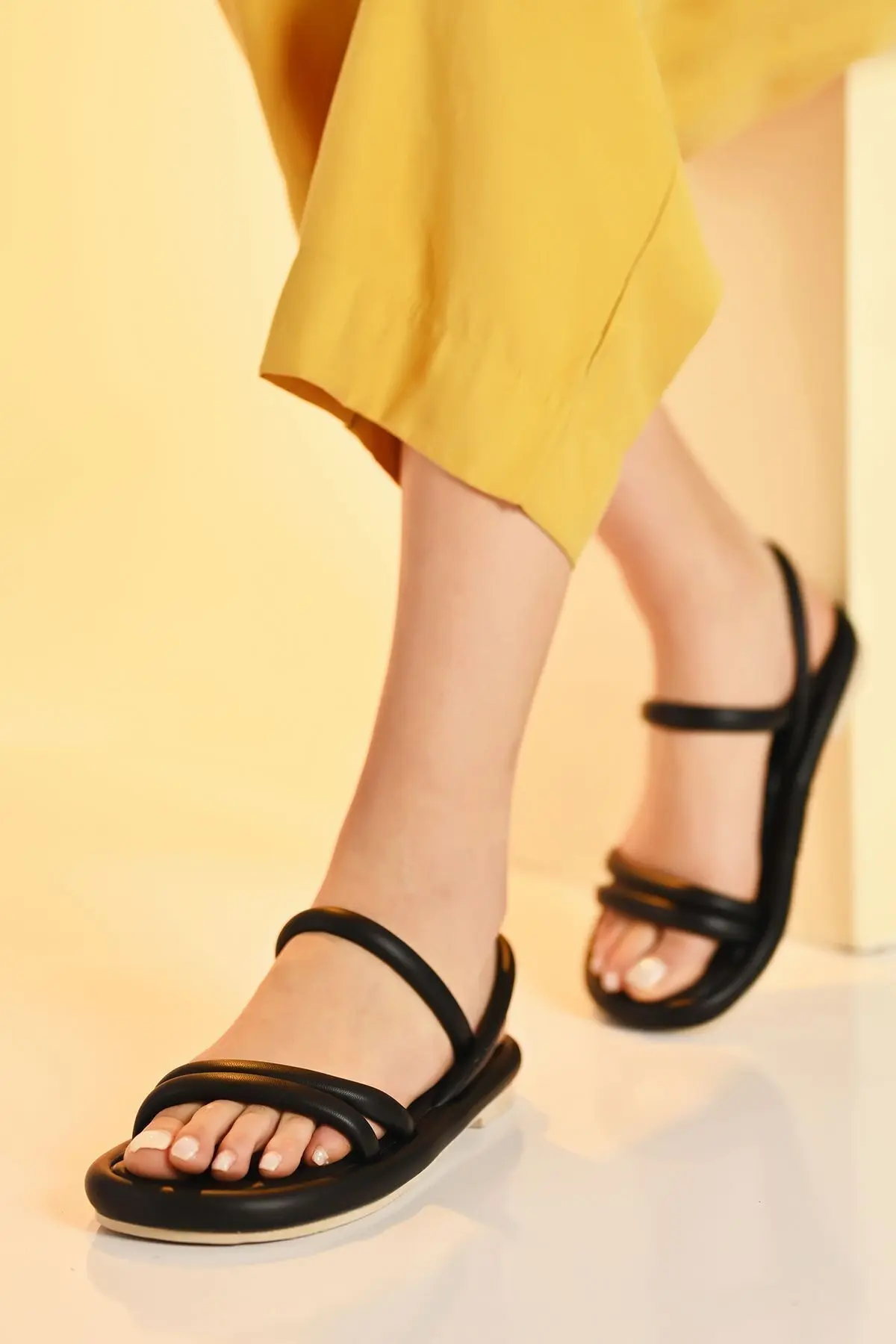 Kadın Siyah Rome Çift Bantlı Puff Sandalet 2cm Byndrsl01