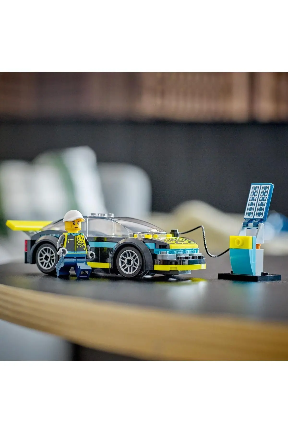 ® City Elektrikli Spor Araba 60383 - 5 Yaş ve Üzeri Çocuklar için Oyuncak Yapım Seti (95 Parça)