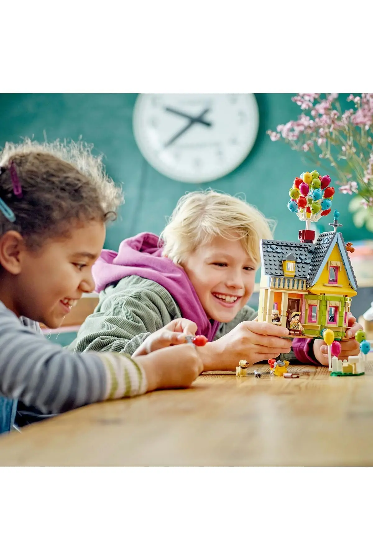 ® | Disney Yukarı Bak Evi 43217 - 9+ İnşa Edilebilir Yaratıcı Set (598 Parça)