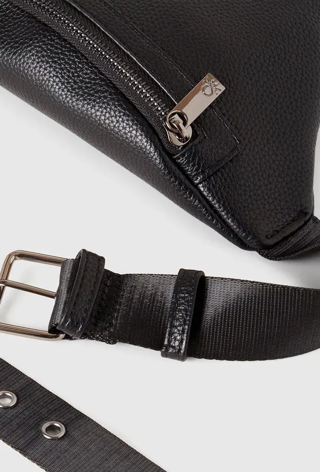 Erkek Siyah Eskitme Efektli Önü Logo Yamalı Fermuarlı Bel Çantası
