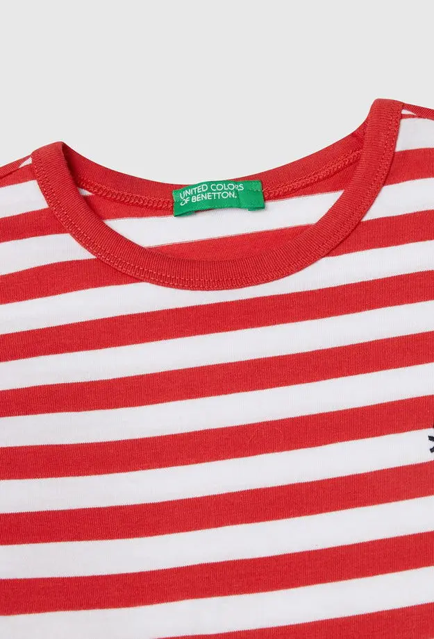 Erkek Çocuk Kırmızı Çizgili Önü Logo İşlemeli T-Shirt