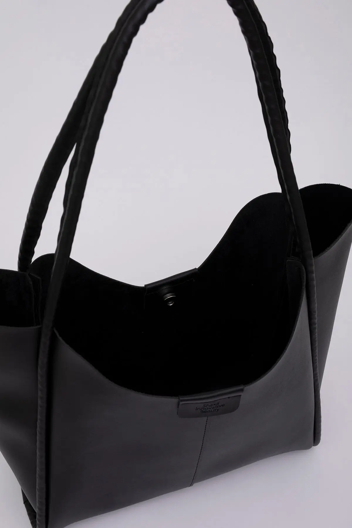 Siyah Shk76 Çıtçıtlı Fitil Askılı Suni Deri Makyaj Çantalı Büyük Boy Kadın El Ve Omuz Çantası U:29