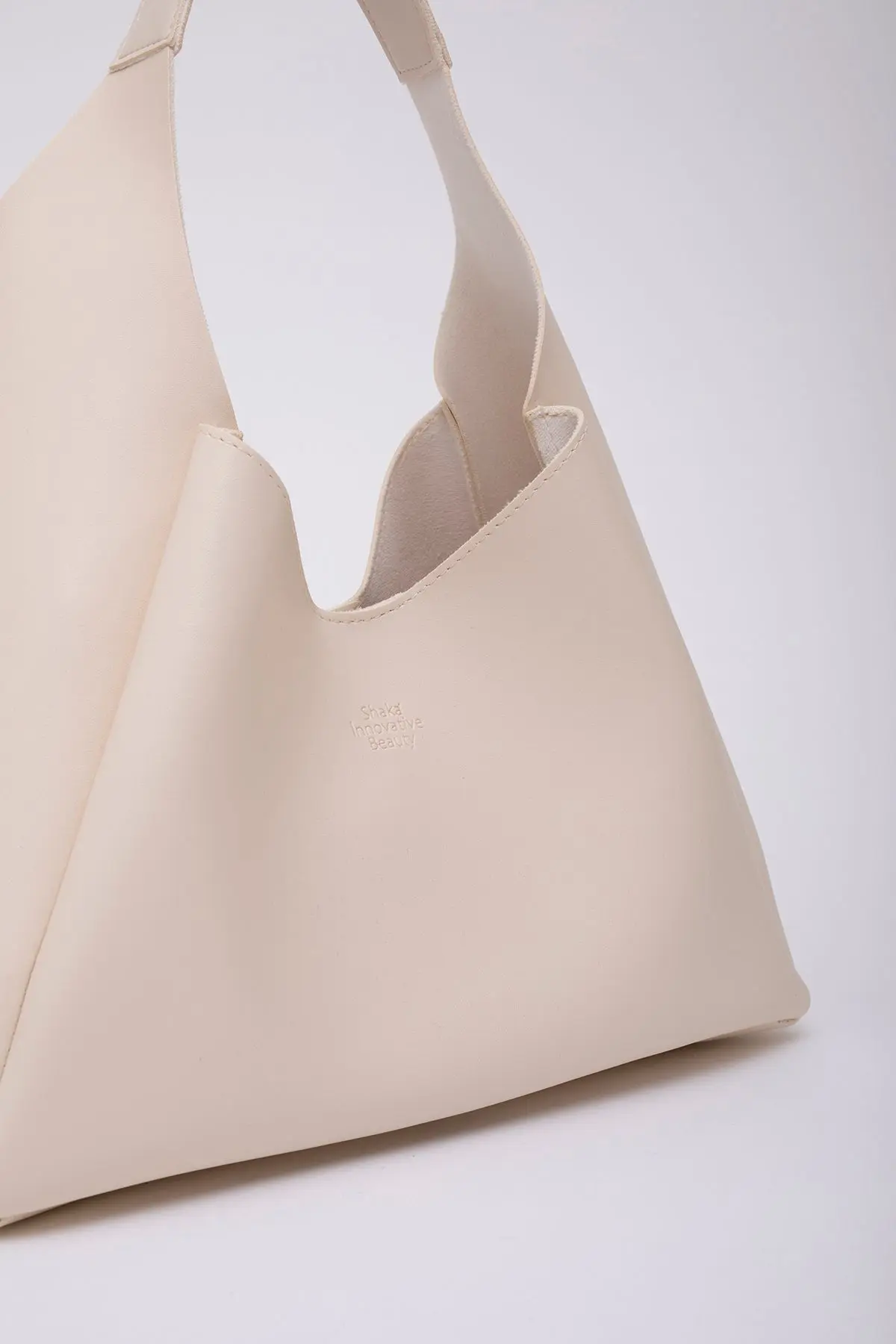 Krem Shk19 Çıtçıt Kapatmalı Suni Deri Fermuarlı Makyaj Çantalı El Ve Omuz Çantası E:33 U:15 G:10 Cm