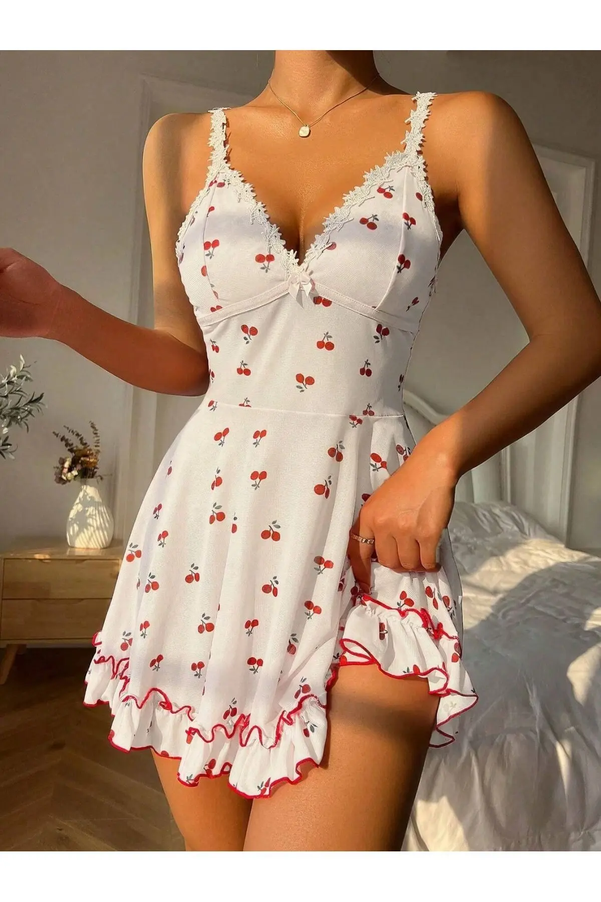 BELLA NOTTE Romantik Beyaz Kiraz Baskılı Askılı Tanga Ve Gecelik