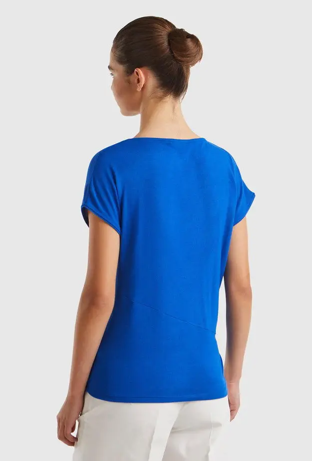Kadın Saks Mavi Viskoz Karışımlı Düğüm Detaylı Kayık Yaka T-Shirt