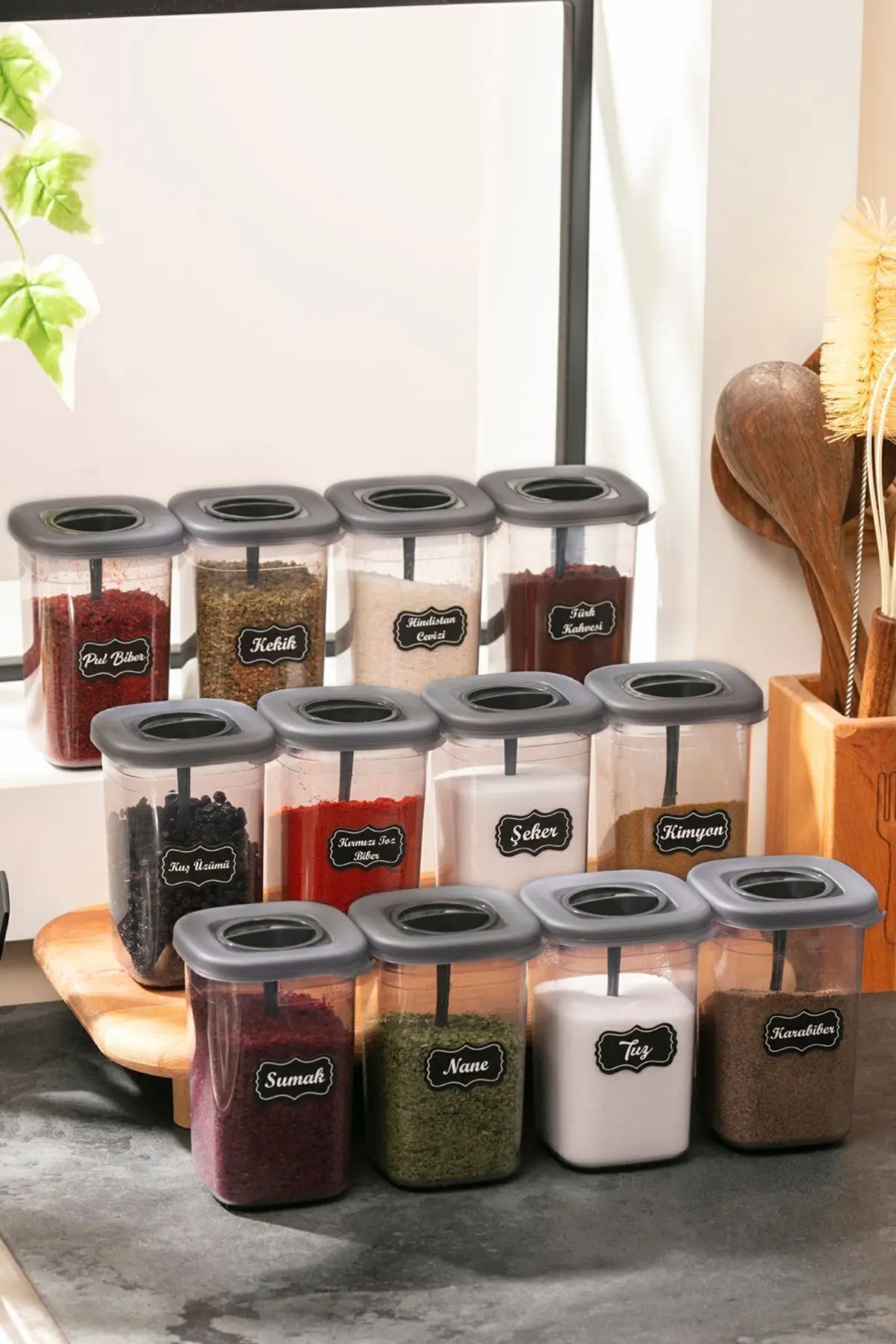 KATE HOME 12'li 450ml Etiketli Ve Kilitlenebilir Kapaklı Kendinden Kaşıklı Baharatlık Seti - Etiket Hediye
