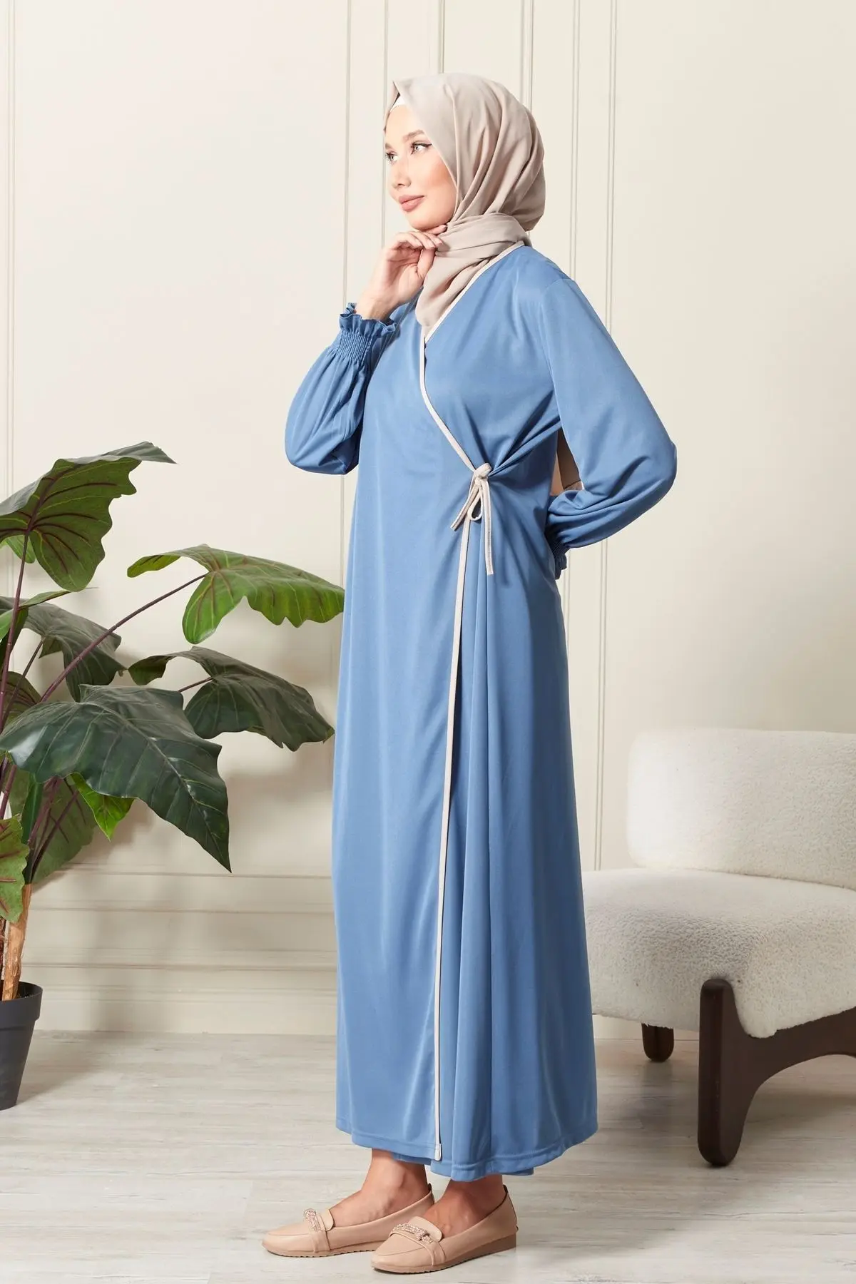 Kadın Kol Detaylı Kruvaze Yaka Biyeli Yandan Bağlamalı Namaz Elbisesi