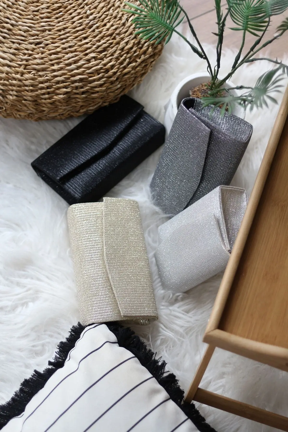 Kadın Simli Silver Mini Kutu Omuz Çantası