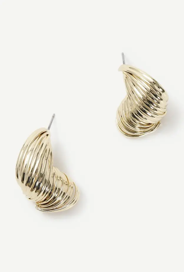 YARGICI Burgu Detaylı Gold Küpe