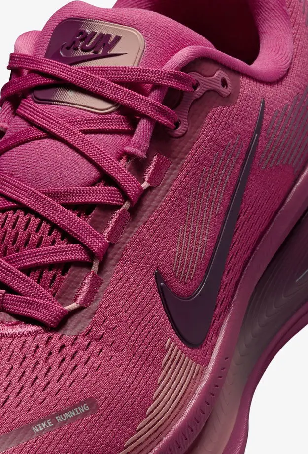 Nike Vomero 18 Kadın Kırmızı Koşu Ayakkabısı