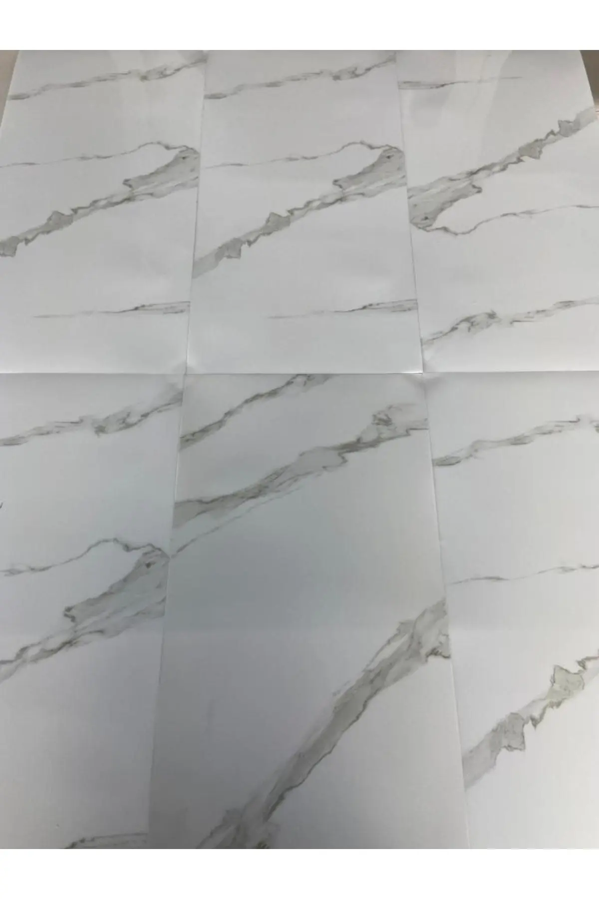 60x30cm Krem Yeşil-gri Damarlı Mermer Desen Yapışkanlı Karavan Prefabrik Banyo Duvar Kaplama Paneli