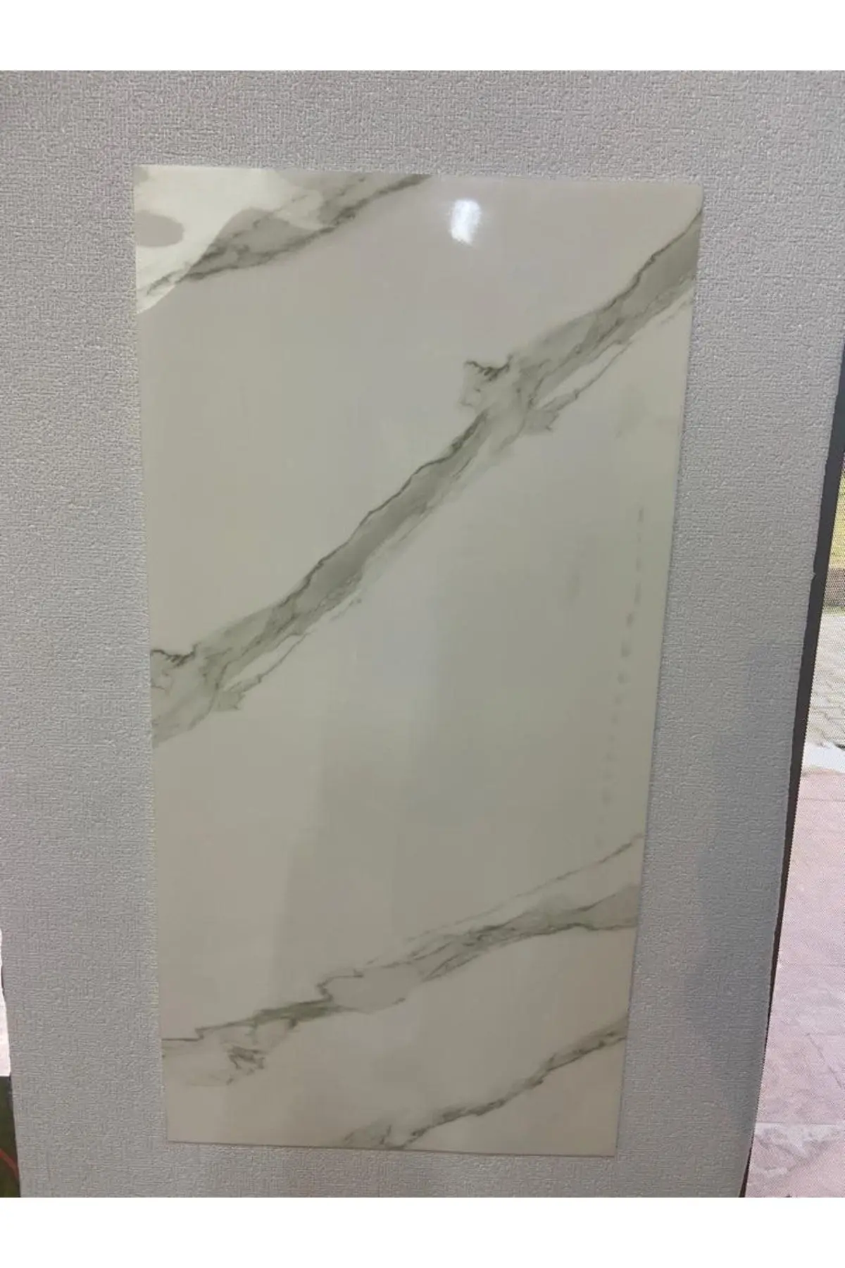 60x30cm Krem Yeşil-gri Damarlı Mermer Desen Yapışkanlı Karavan Prefabrik Banyo Duvar Kaplama Paneli
