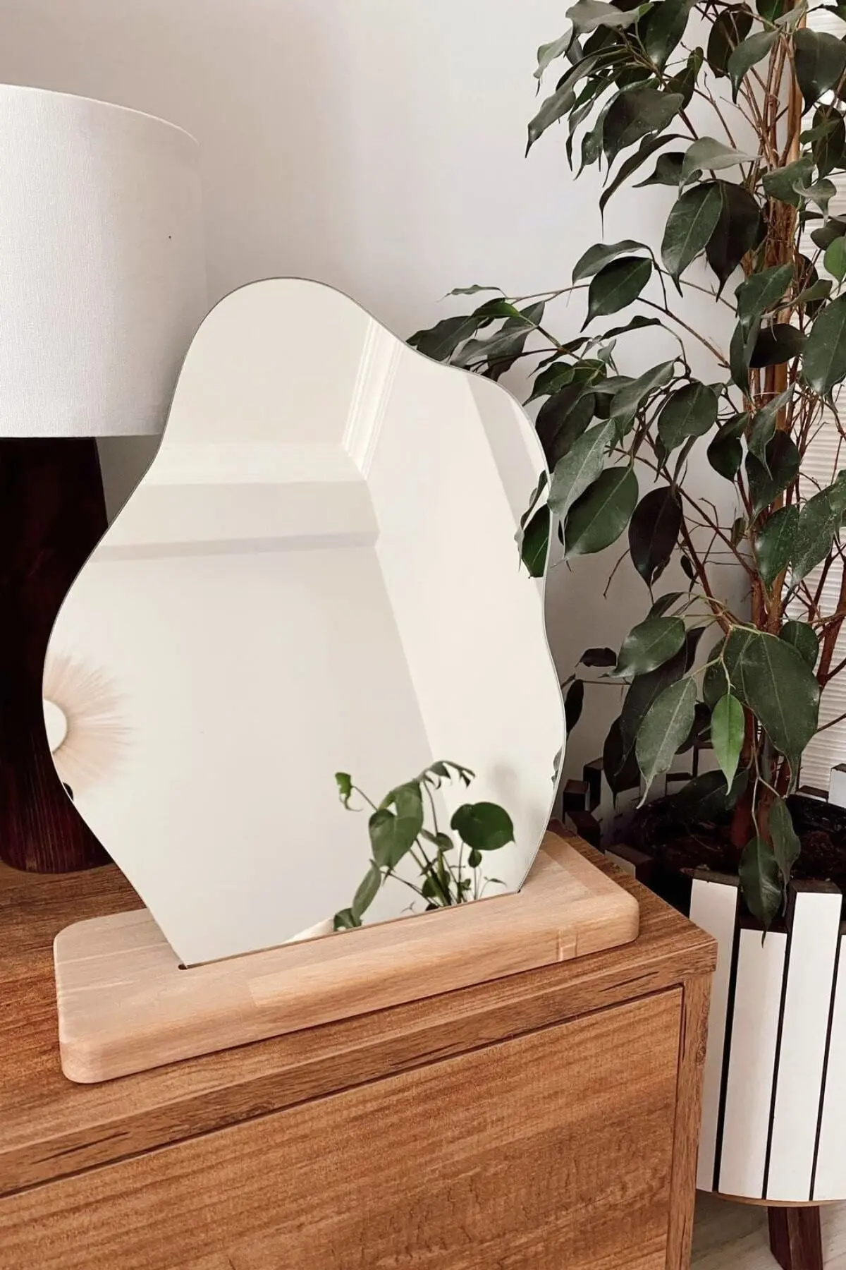 35 Cm X 28 Cm Düzensiz Estetik Makyaj Aynası Çerçevesiz, Dekoratif Masa Üstü Ayna Yatak Odası