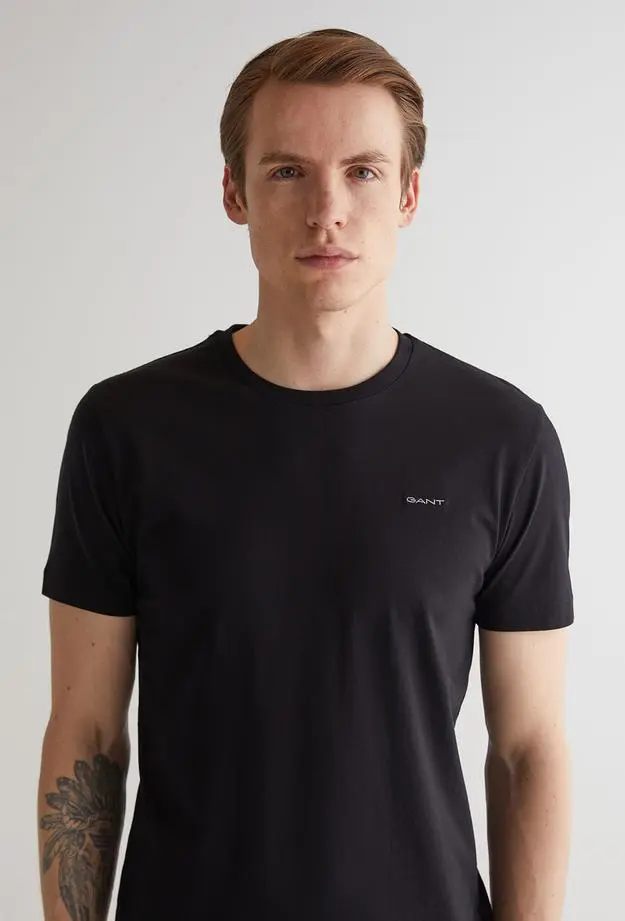 GANT Erkek Siyah Slim Fit Bisiklet Yaka Logolu T-shirt