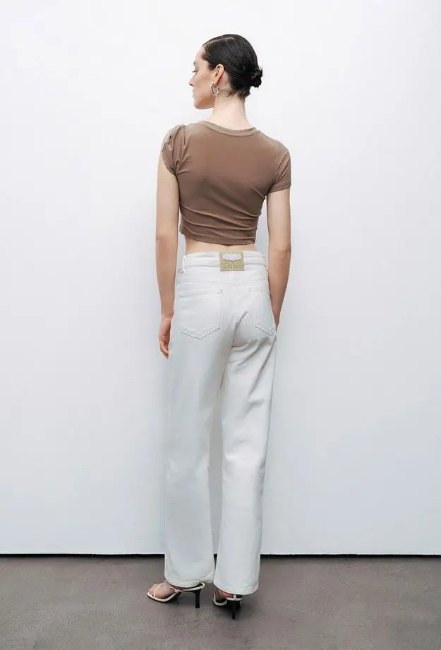 Burgu Detaylı Crop Top