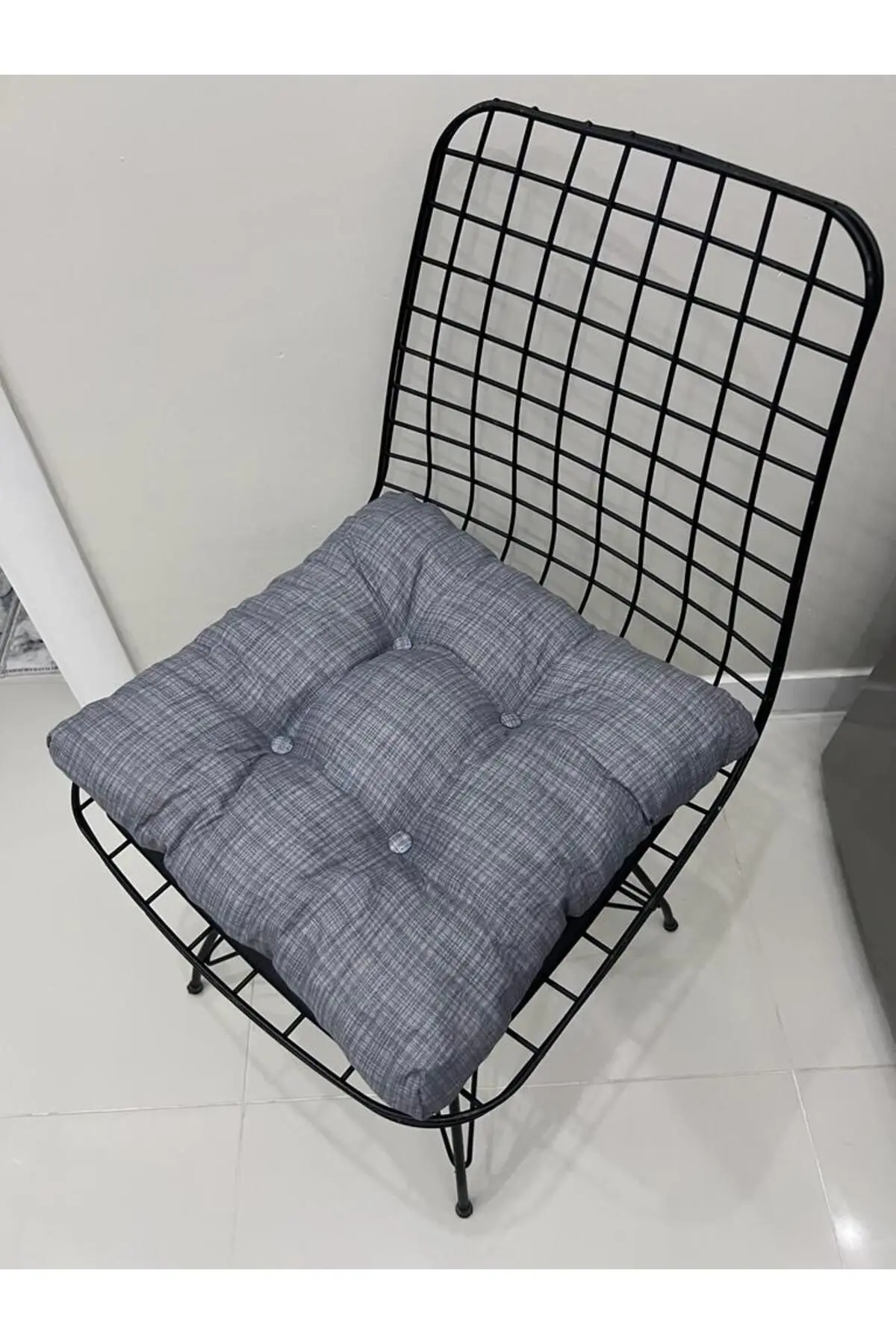 Dekoratif Pofidik Krem Sandalye Minderi Düğmeli Bağcıklı 40x40cm